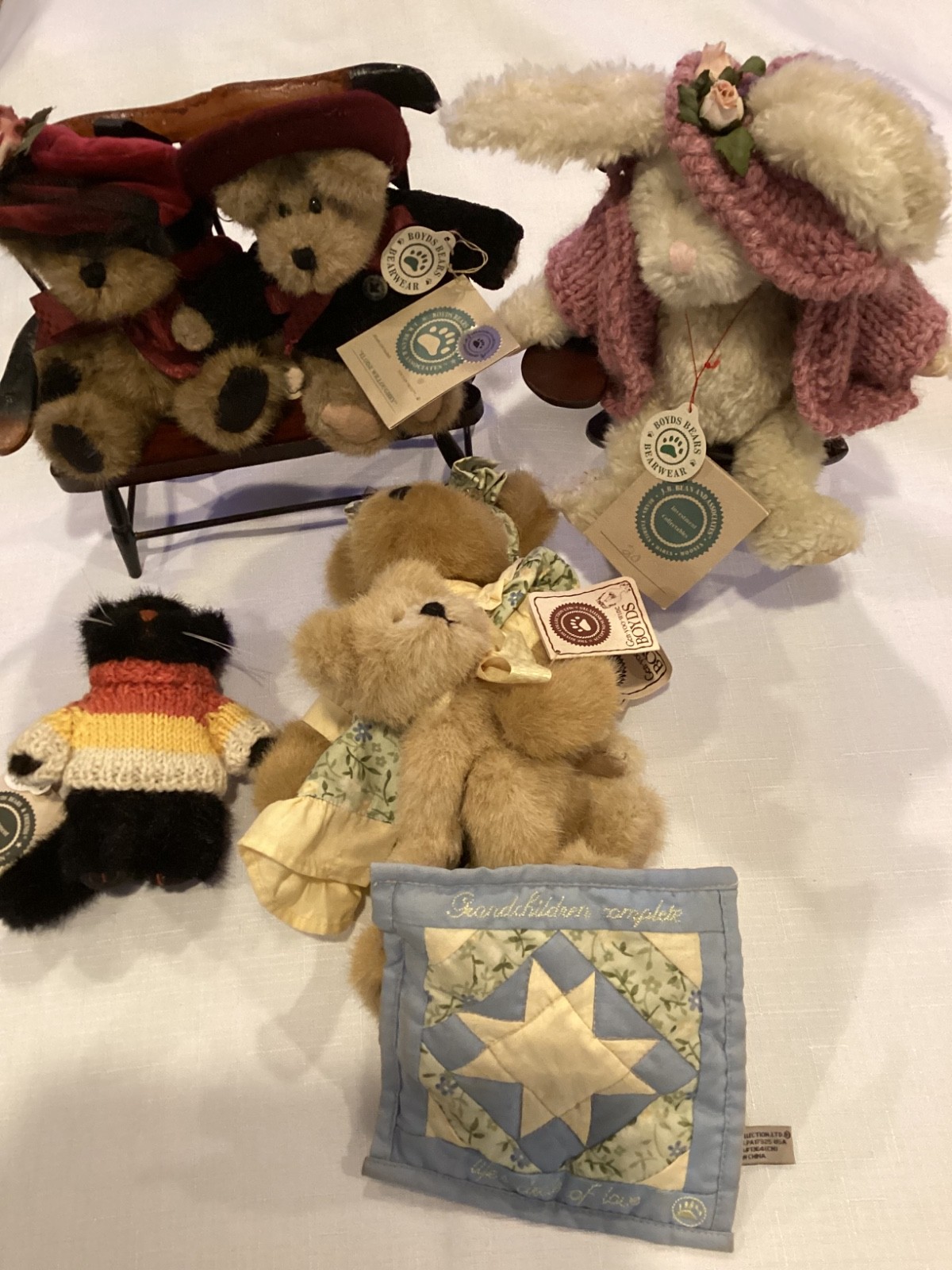 Lot Of 6 vintage 2001 Boyd’s Bears, Articulated All Have Tags chairs