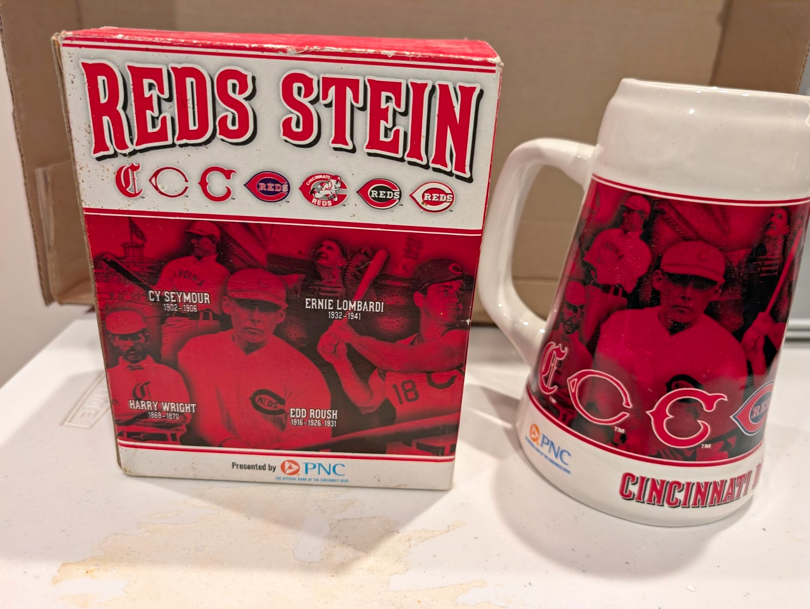 Cincinnati Reds 2012 Ceramic Painted Decorated Beer Mug Stein - Baseball