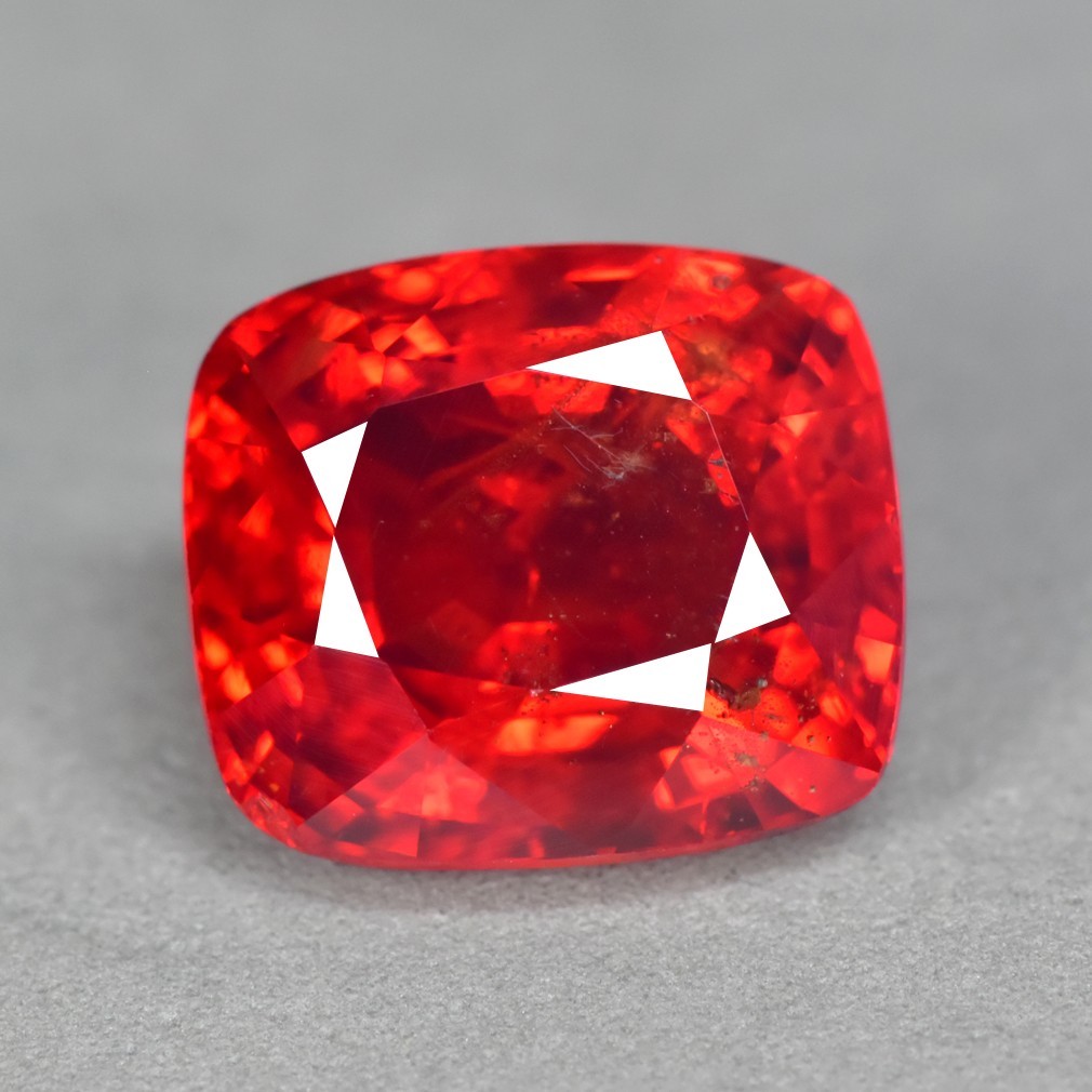 2.72Ct UNIQUE LUSTROUS 100% UNHEATED ORANGE SPINEL GEMSTONE from BURMA 2.72Ct UNIQUE LUSTROUS 100% UNHEATED ORANGE SPINEL GEMSTONE from BURMA