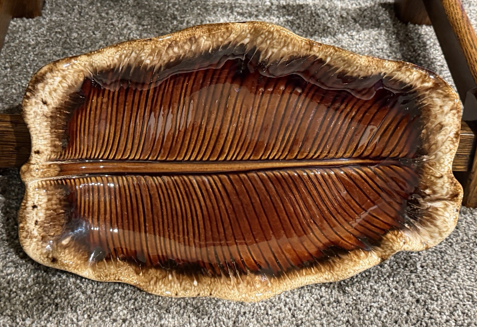 VERY RARE Vintage HULL POTTERY BANANA LEAF PLATTER House Garden Drip Brown 12” VERY RARE Vintage HULL POTTERY BANANA LEAF PLATTER House Garden Drip Brown 12”