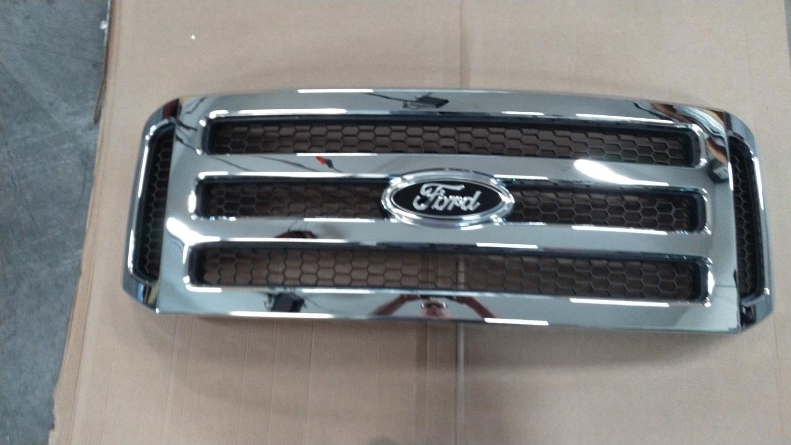 05 06 07 Ford Super duty CHROME Grille Grill Black emblem F250 F350 F450  