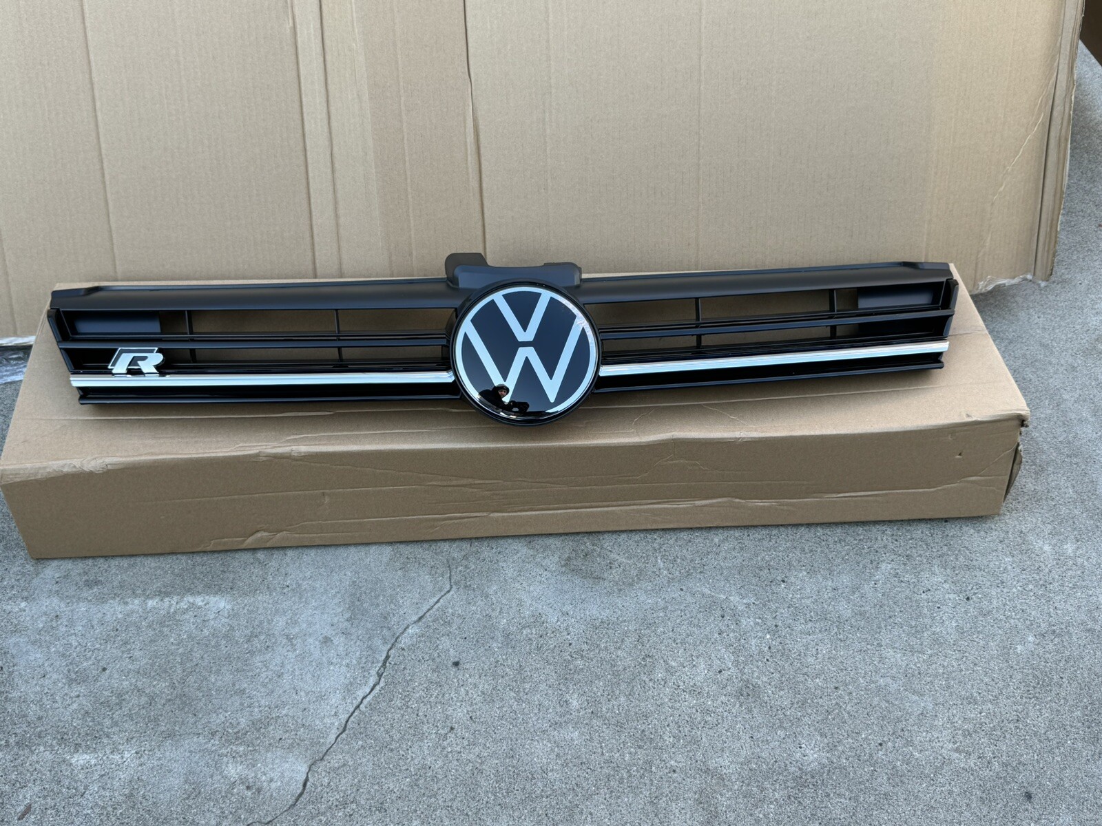 VW ACC FRONT RADIATOR UPPER TOP GRILLE GOLF R MK7.5 5G0853651CSZLL 2018-2021 BLK