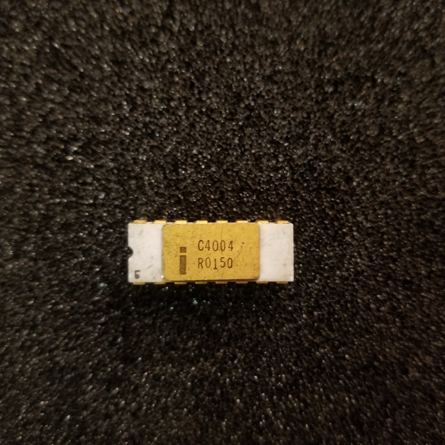 Rare factory remarked White Intel C4004 Gold Ceramic Processor, working