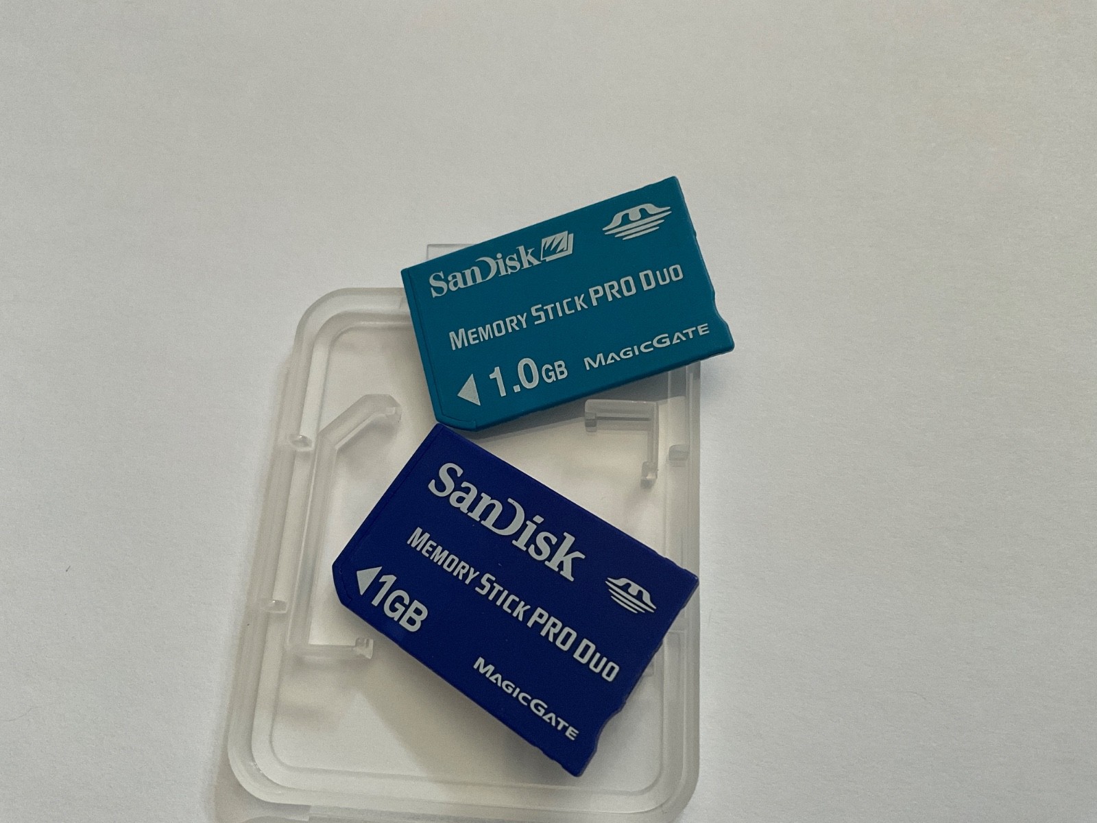 2pcs 1gb  Sandisk  blue Sony PRO Duo memory stick for Cybershot pro duo cameras