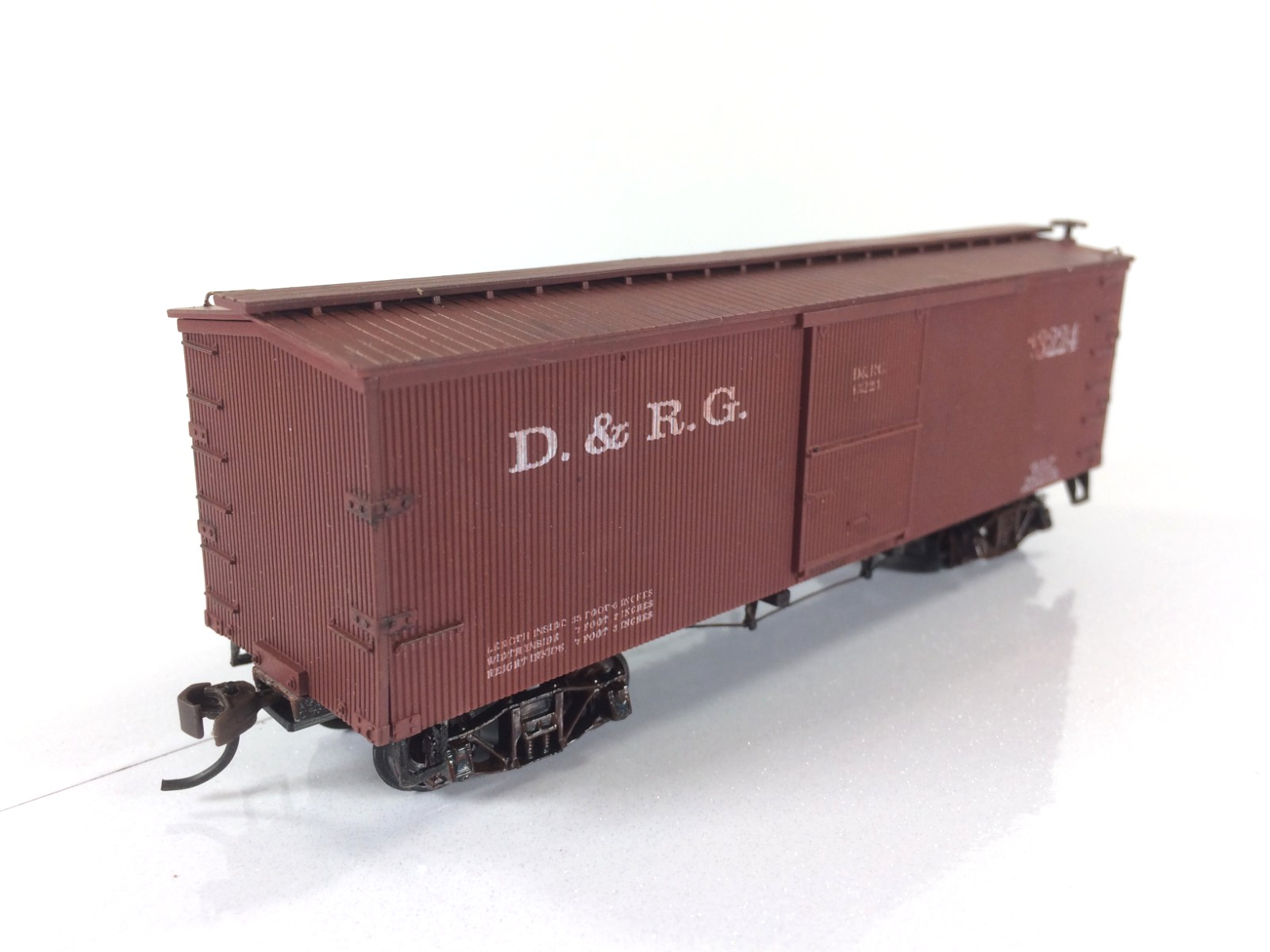 Roundhouse HO 3285 D&RG #13224 36\' O/T Old Time Boxcar RTR [Weathered, Kadees]
