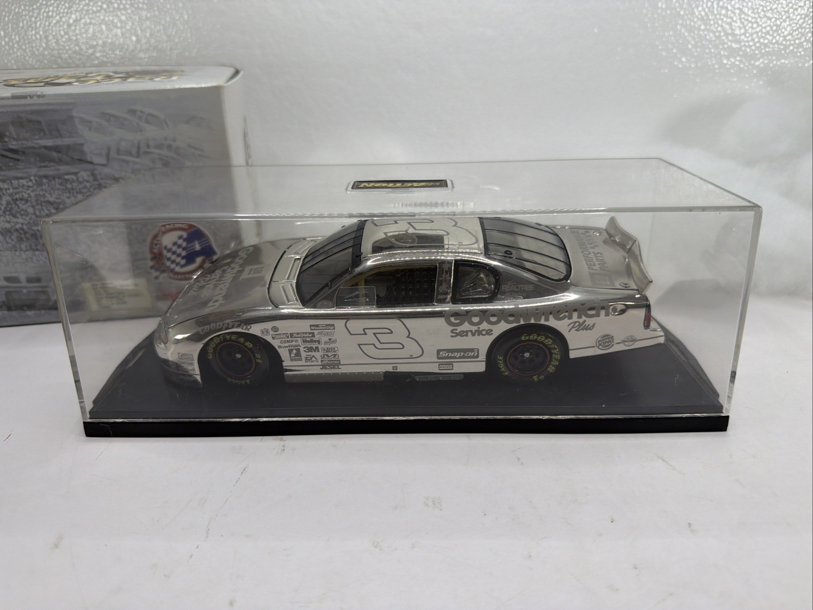 NASCAR Dale Earnhardt #3 2000 Monte Carlo Platinum 75th Win Goodwrench w/t Case NASCAR Dale Earnhardt #3 2000 Monte Carlo Platinum 75th Win Goodwrench w/t Case
