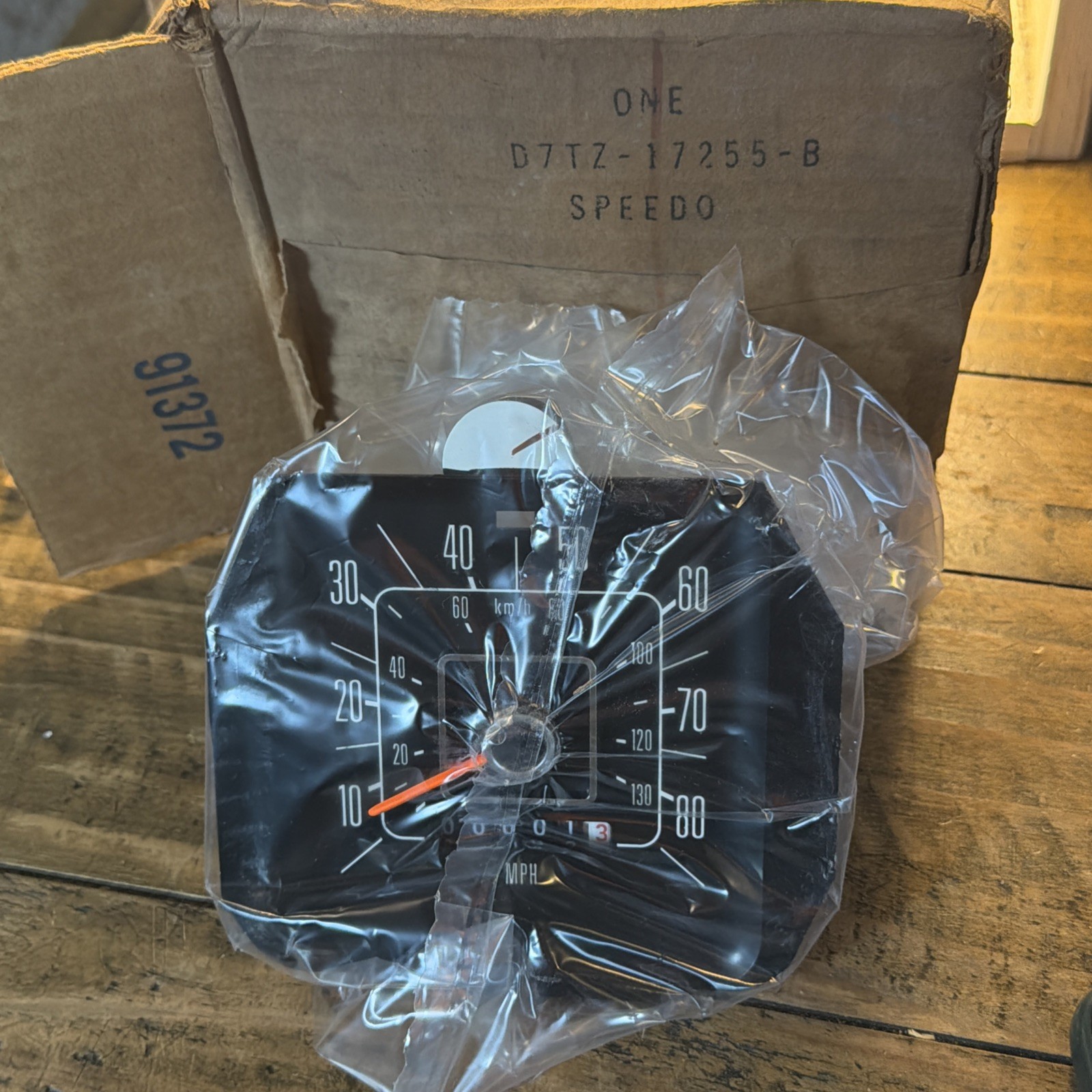 NOS OEM Ford D7TZ-17255-B Speedometer Assembly 1977-79 F-100-F350 Trucks Bronco NOS OEM Ford D7TZ-17255-B Speedometer Assembly 1977-79 F-100-F350 Trucks Bronco