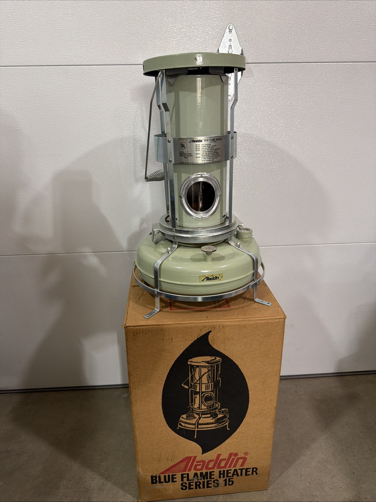 Vintage Aladdin Blue Flame Kerosene Heater Series 15 Green W Box P150056 Nice
