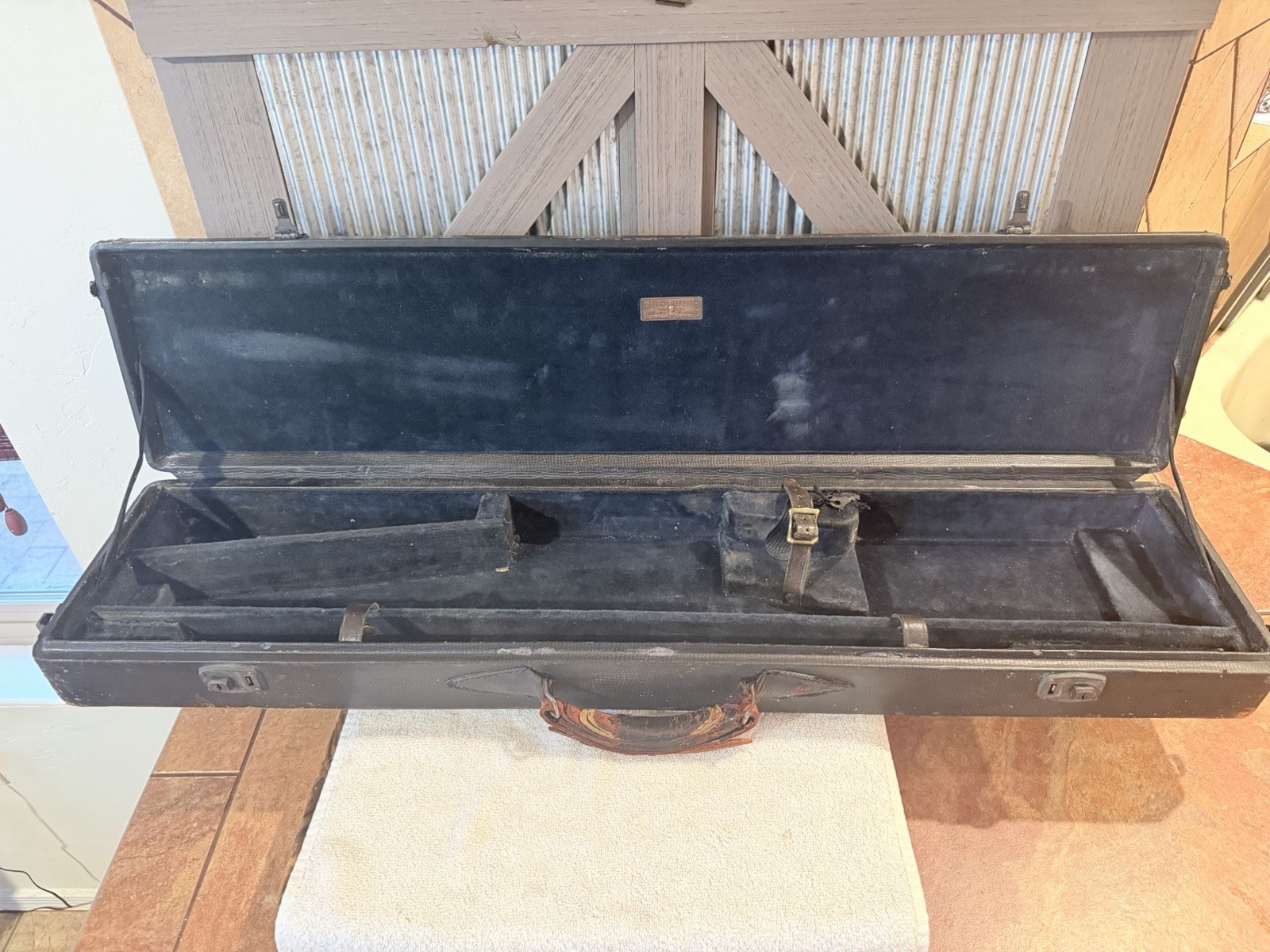 Early 1929-1930 BROWNING AUTO 5 A5 FACTORY BLACK Shotgun Case, Green Velvet