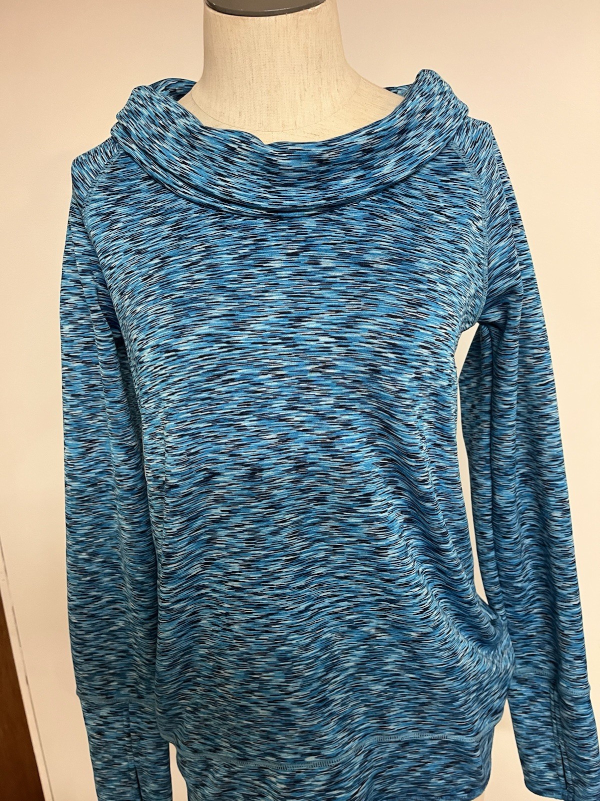 Athleta women’s work out top xs green excellent stretch pullover machine wash