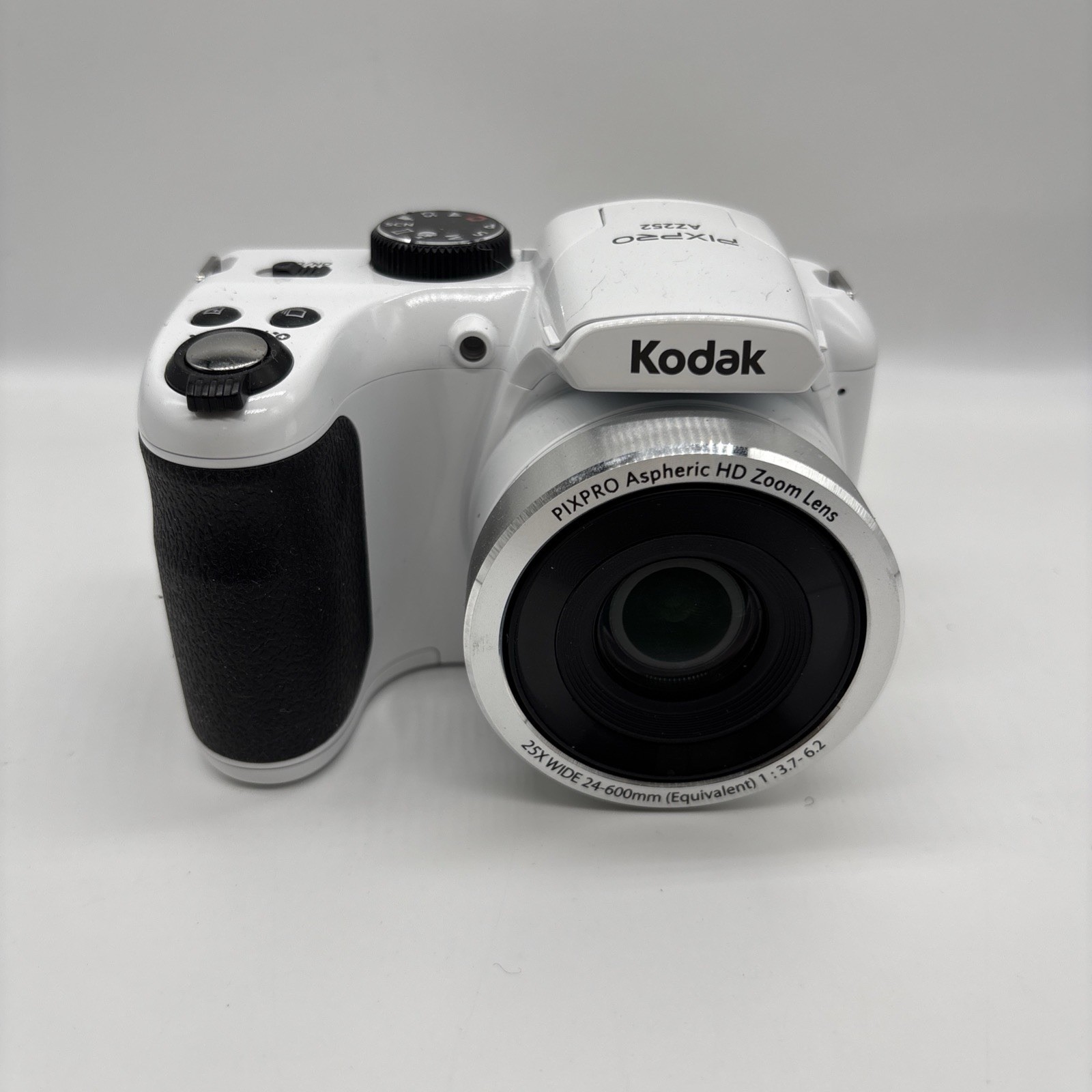 Kodak PIXPRO AZ252 16MP Digital Bridge Camera 25x Optical Zoom White Tested Kodak PIXPRO AZ252 16MP Digital Bridge Camera 25x Optical Zoom White Tested
