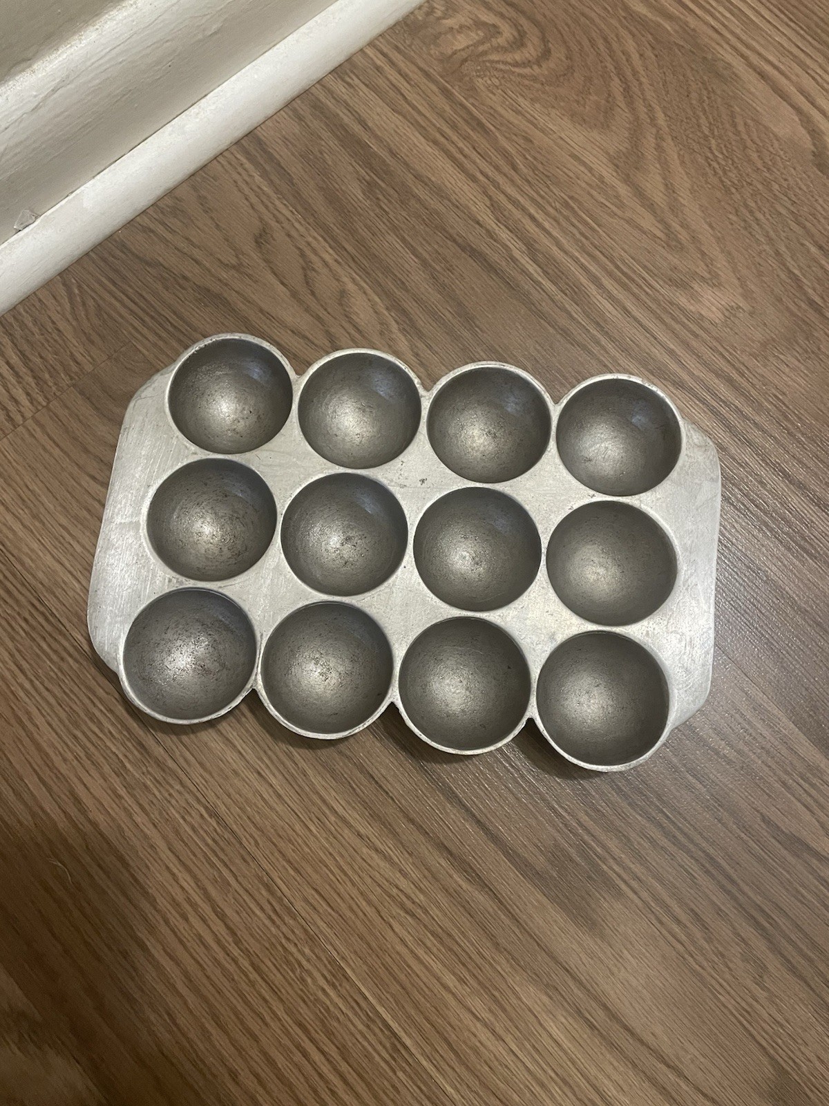 Vintage Wagner Ware # 472 Aluminum Gem Pan, 12 Cup Hemispherical Mold Golf Ball Vintage Wagner Ware # 472 Aluminum Gem Pan, 12 Cup Hemispherical Mold Golf Ball