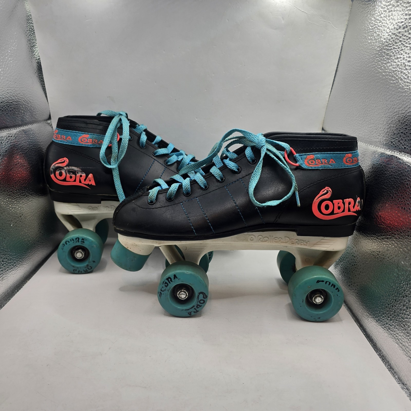 Roller Derby Cobra Skates Size 8 (US) Black/Teal Vintage 340 Skates