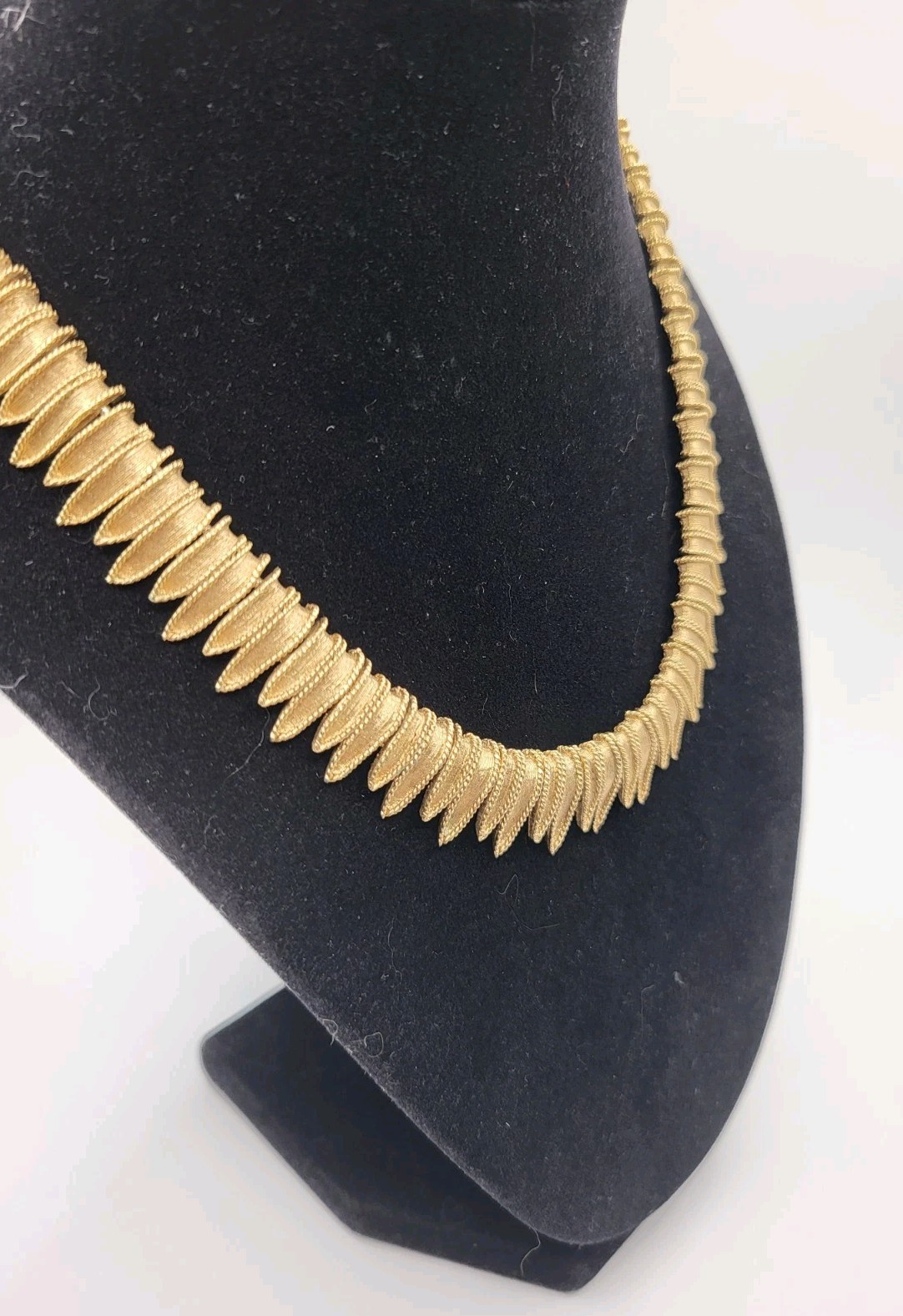 Vintage BOUCHER Signed Numbered Choker Gold Plated Textured Leaf Design Necklace Vintage BOUCHER Signed Numbered Choker Gold Plated Textured Leaf Design Necklace