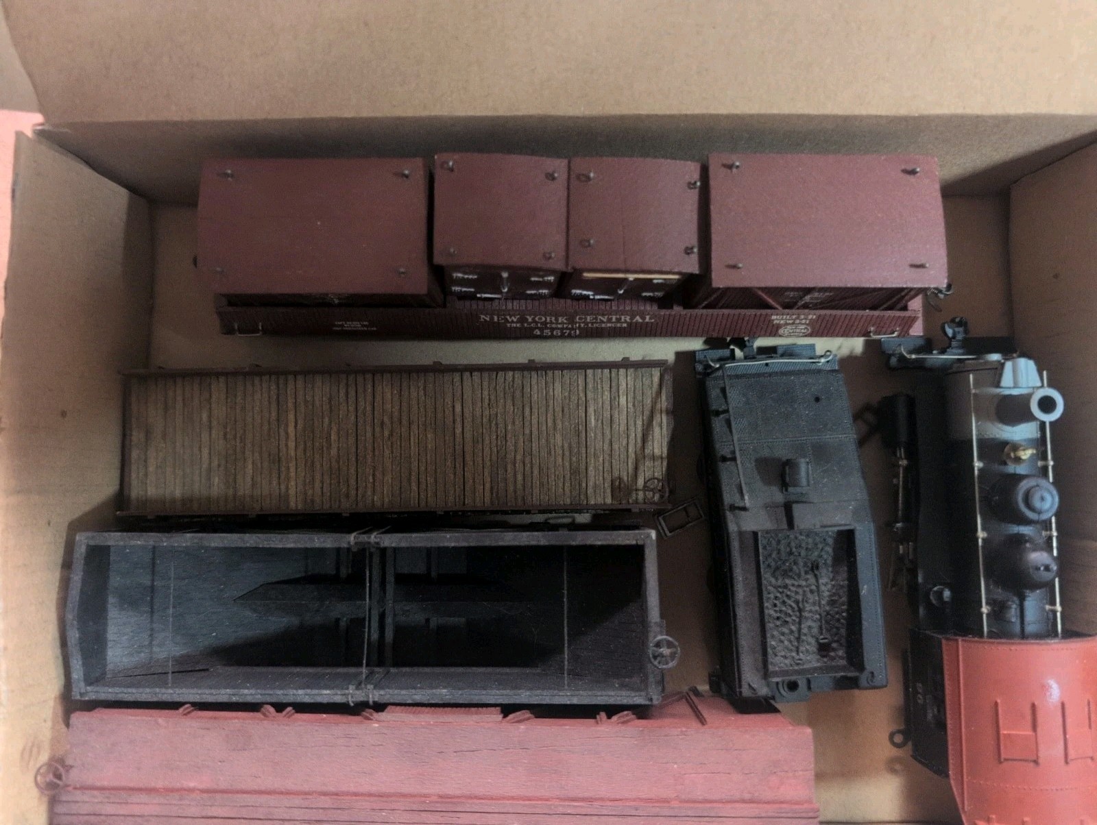 Rivarossi (Italy) HO Scale TESTED RUNsteam locomotive #96 + tender +4 wood cars 