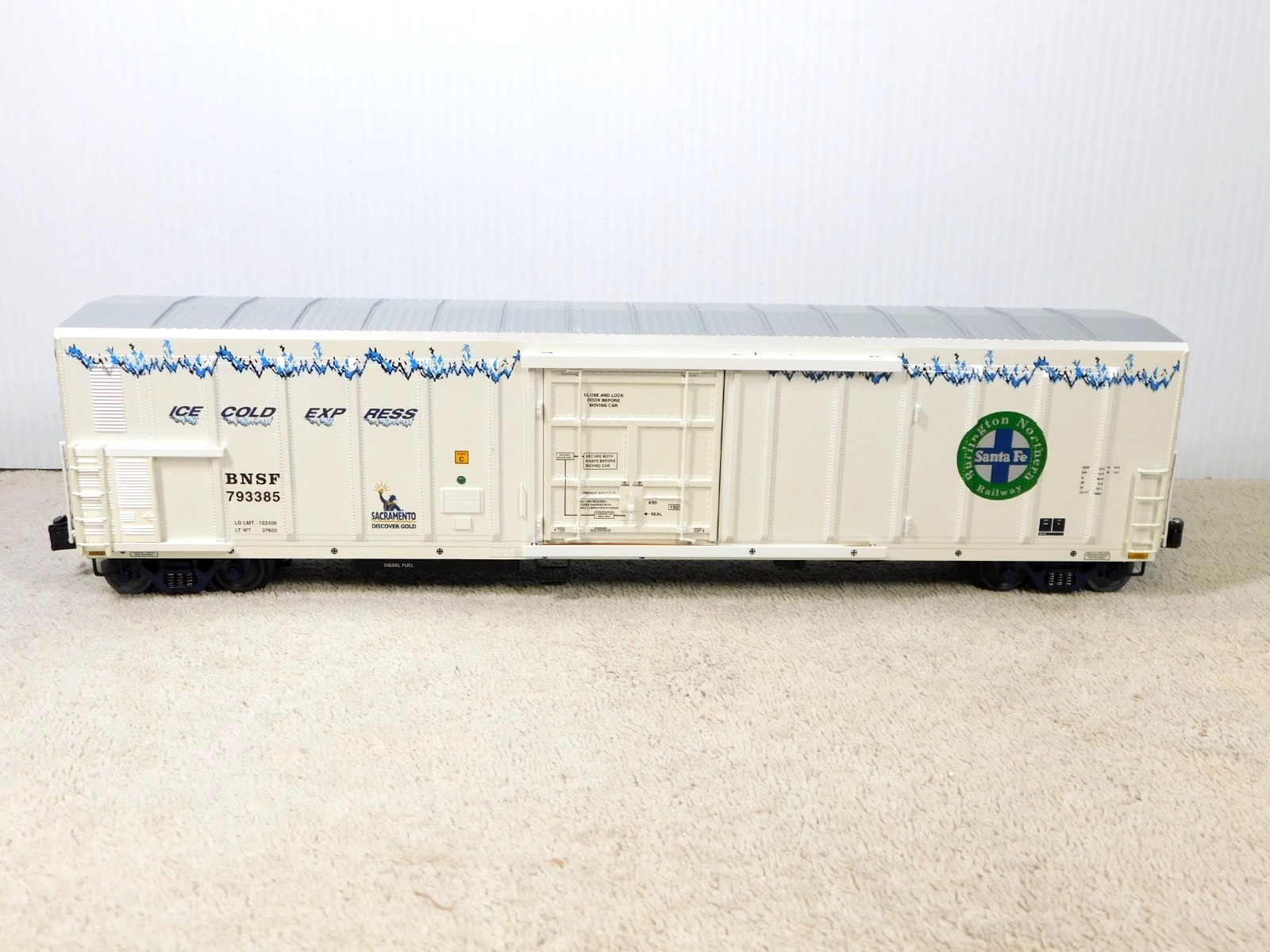 Lionel 6-52543 LCCA 2009 BNSF Ice Cold Express Mechanical Refrigerator Car