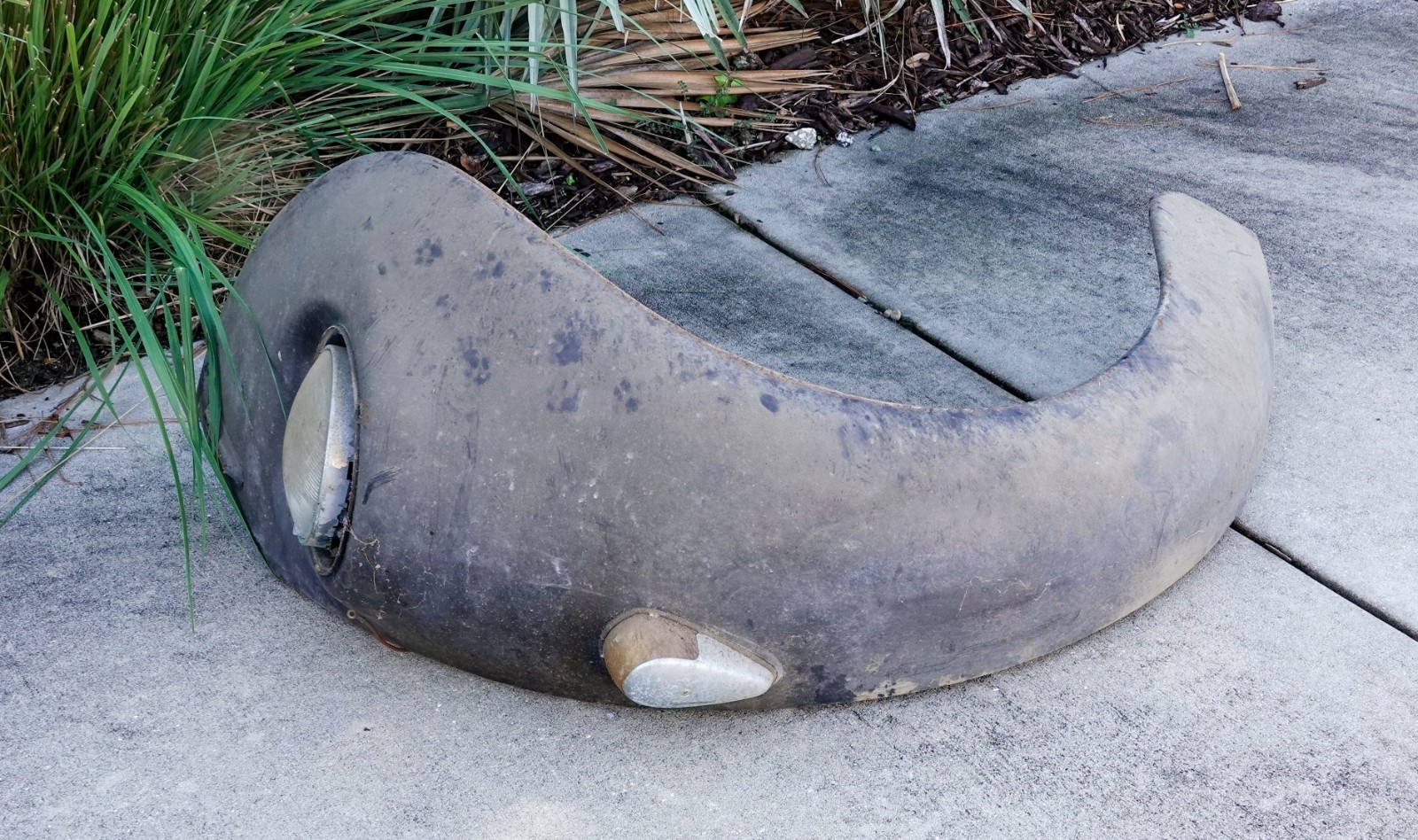 1968-1973 Volkswagen Bug Right Front Fender W/Light OEM VTG AS IS READ DESCRIP 1968-1973 Volkswagen Bug Right Front Fender W/Light OEM VTG AS IS READ DESCRIP
