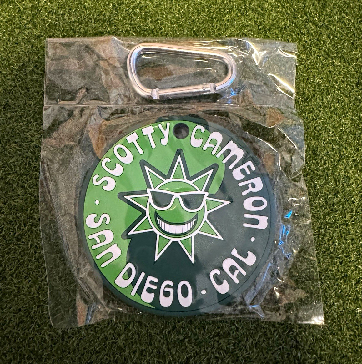 Scotty Cameron Gallery Yin & Yang Putting Disc Bag Tag Scotty Cameron Gallery Yin & Yang Putting Disc Bag Tag