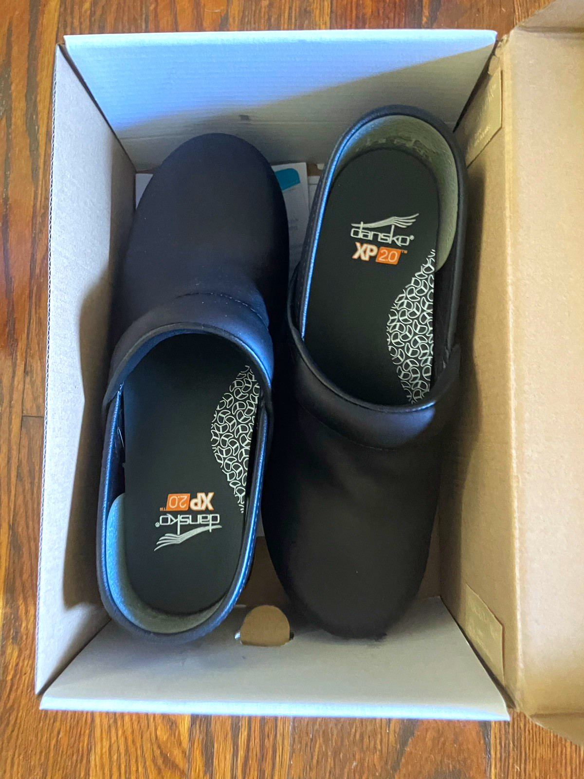 Dansko XP 2.0 Women’s Black Waterproof Leather Clogs Slip-On Size 37. US 6.5-7.