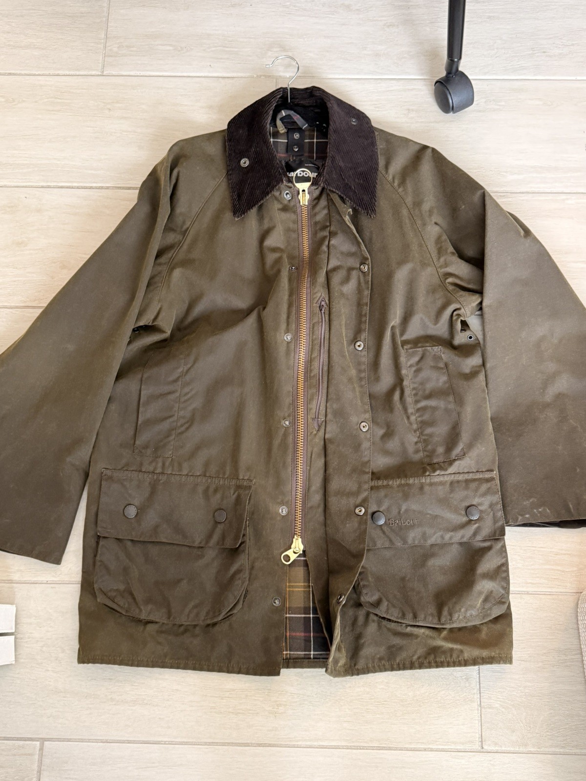 Men\'s Barbour Classic Beaufort Waxed Jacket-Size 38 - England - AND zip-in Liner Men\'s Barbour Classic Beaufort Waxed Jacket-Size 38 - England - AND zip-in Liner