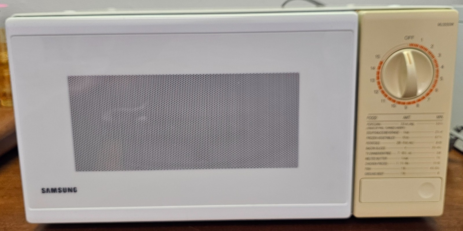 Vintage Samsung MU3050W Chef Microwave