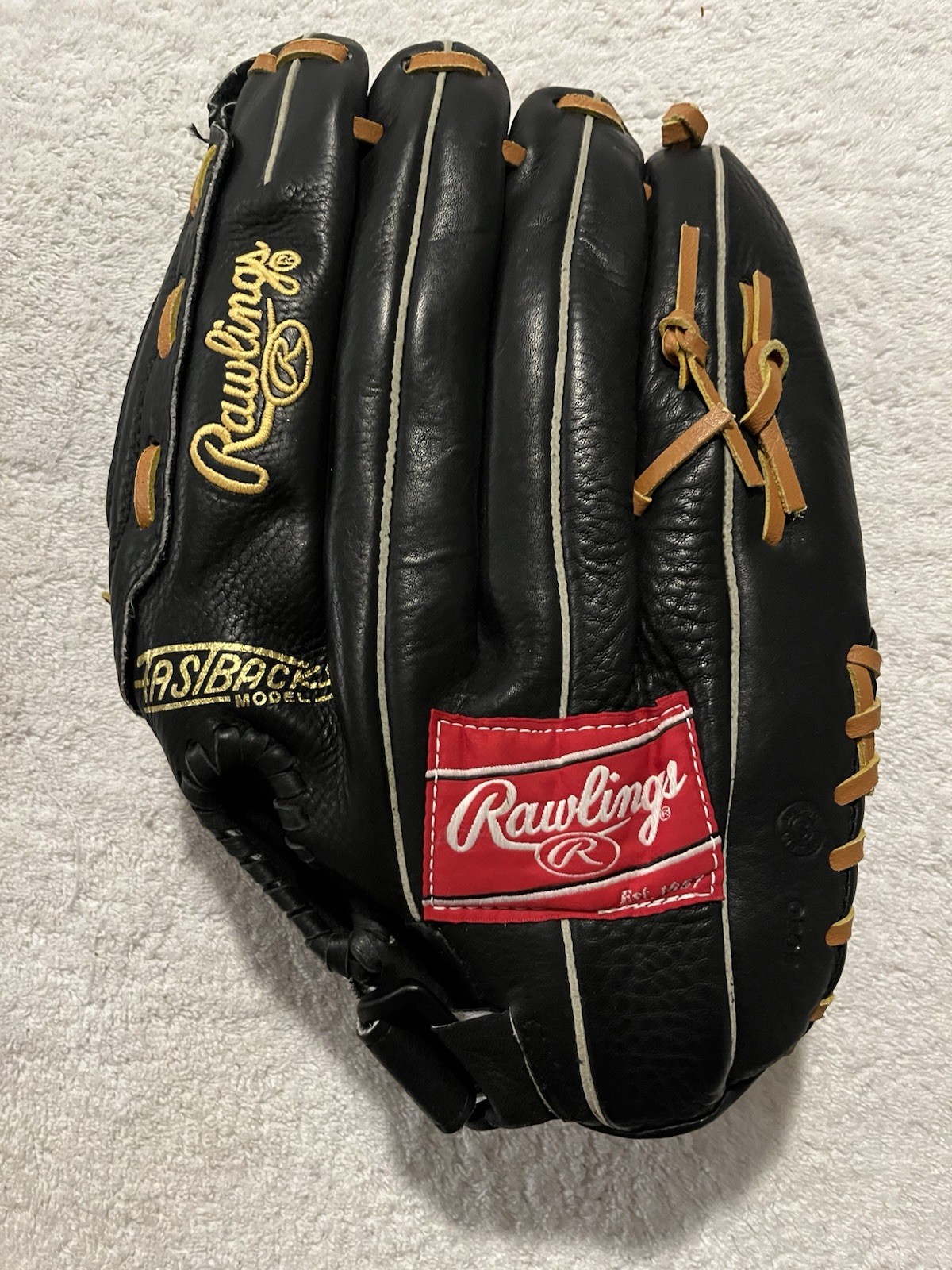 Rawlings Fastback RS140 14 Inch baseball glove Renegade Mitt Fits On Right Hand Rawlings Fastback RS140 14 Inch baseball glove Renegade Mitt Fits On Right Hand