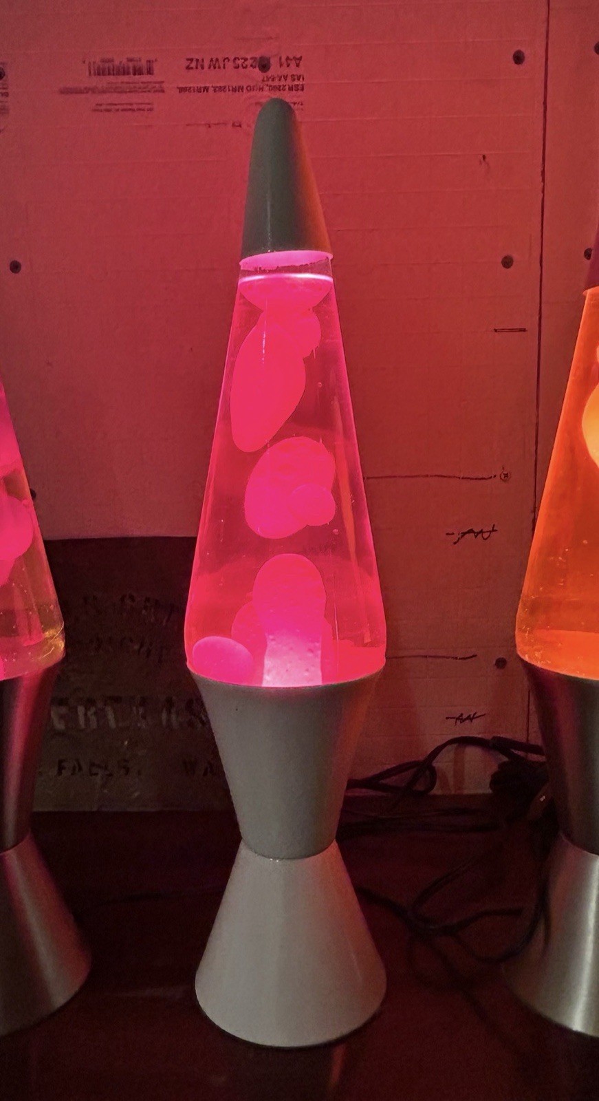 # 04 Vintage LAVA Lamp White Lamp Complete Working 16.5” # 04 Vintage LAVA Lamp White Lamp Complete Working 16.5”