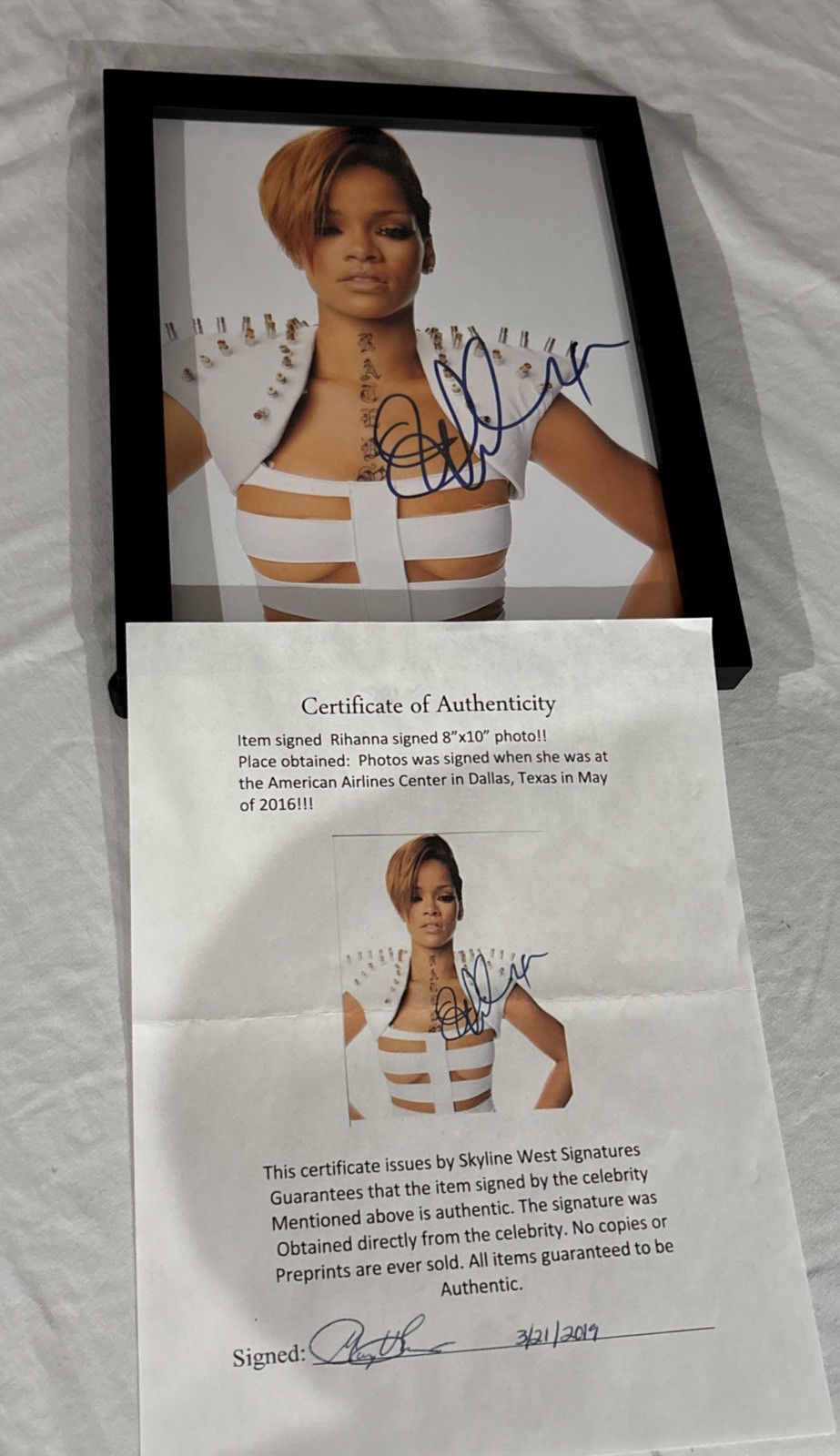 Rihanna Signed Authentic Autographed 2016 Photo 8x10”, COA Skyline Signatures