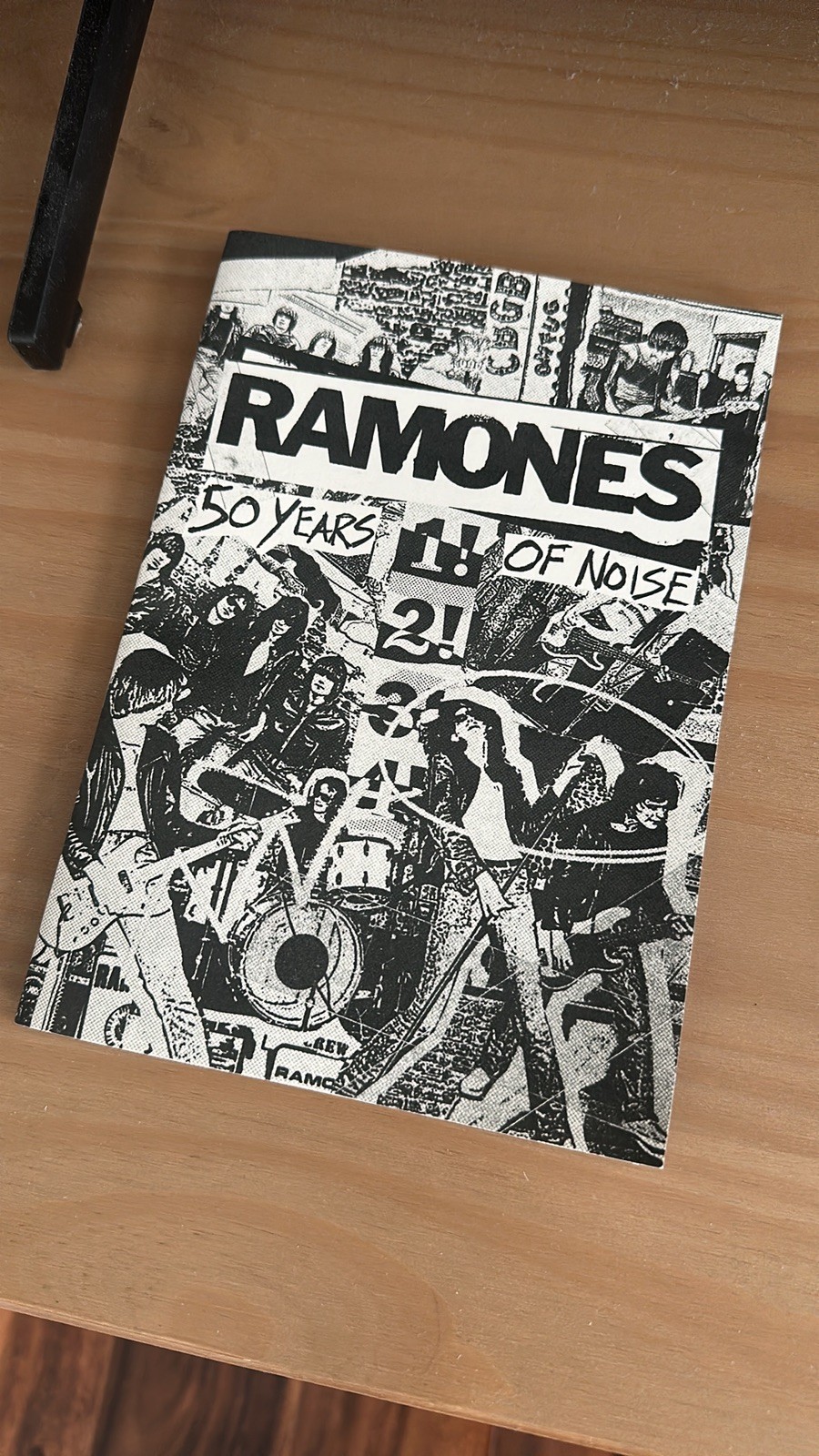 Ramones 50th Zine Hollywood Cretin Family Green Day  Blink 182 limited copy 