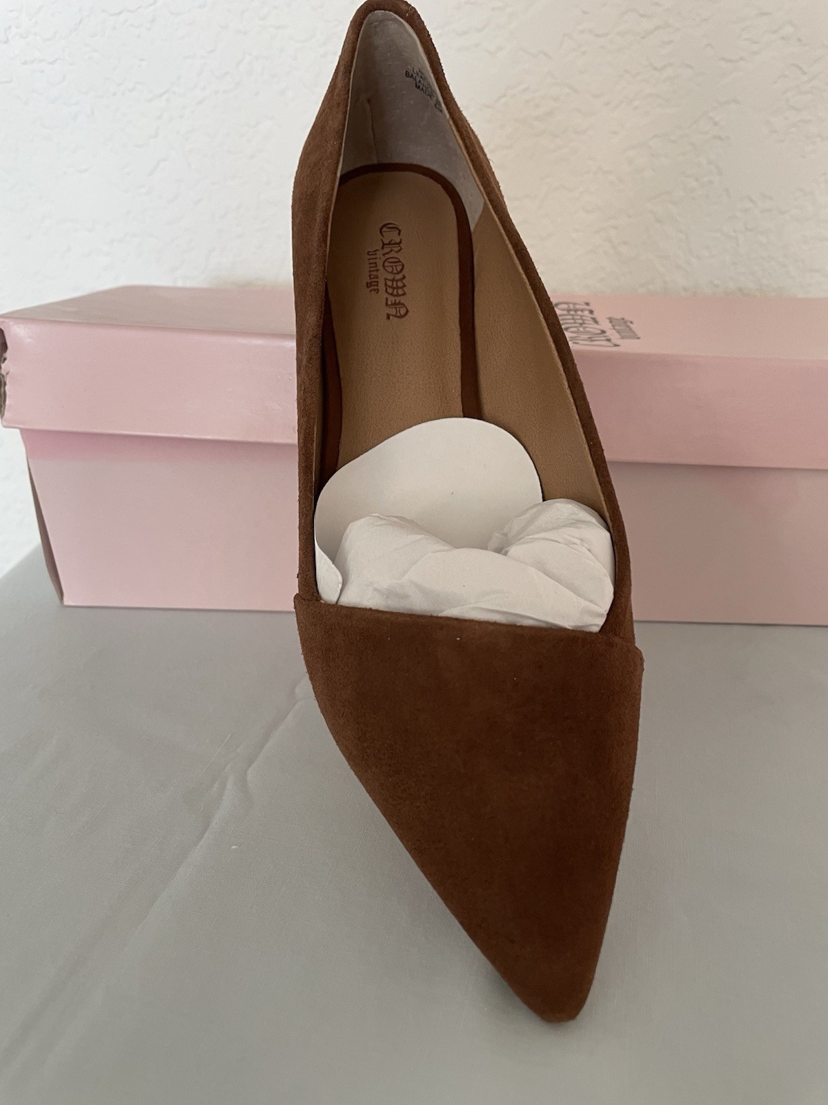 CROWN Vintage Women’s Brown Suede Pointed Toe Slip-On Flats Size 6M