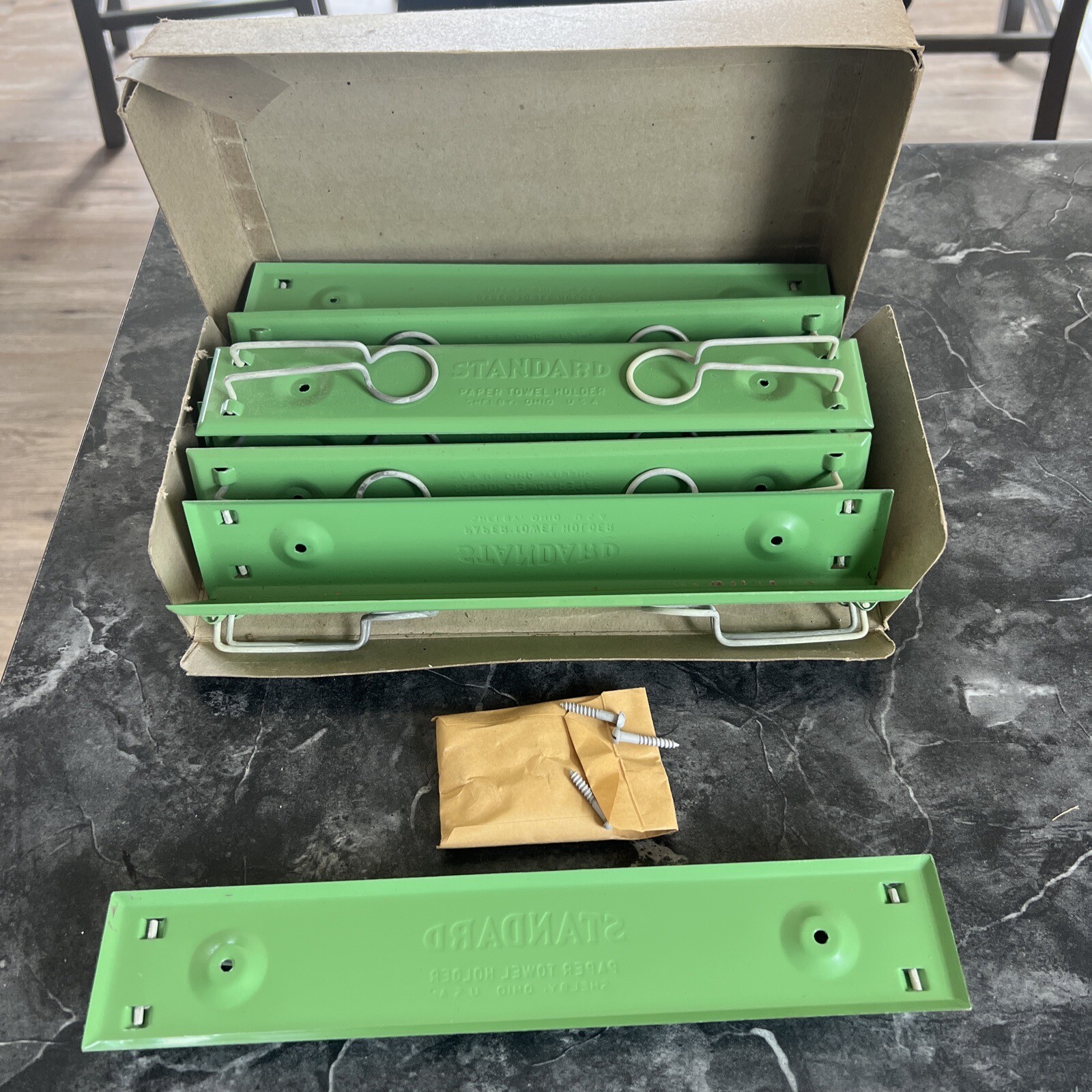 Vintage Standard Avacado Green Kitchen Paper Towel Holder Wall Mount 1 Holder Vintage Standard Avacado Green Kitchen Paper Towel Holder Wall Mount 1 Holder