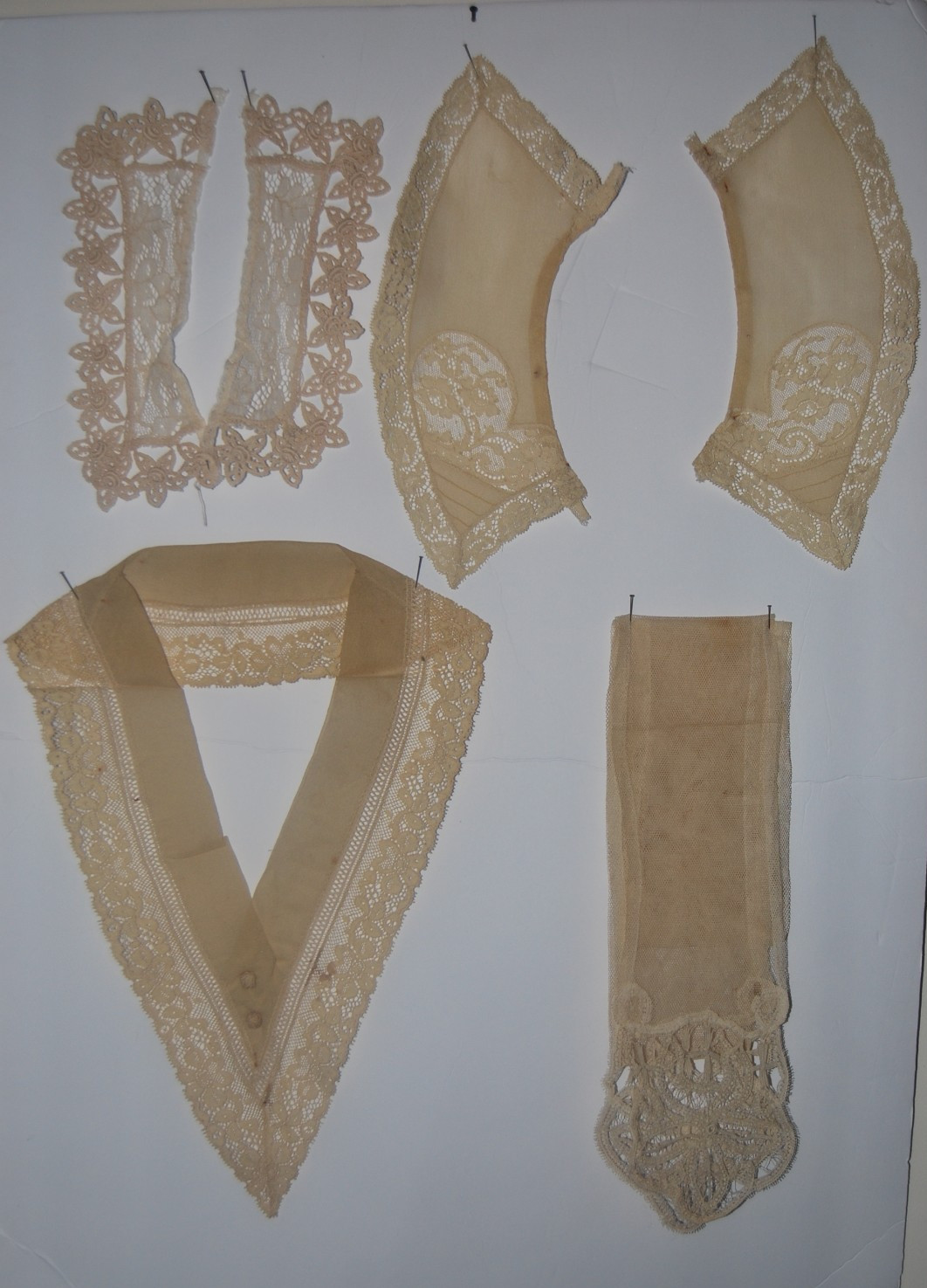 large lot of antique and vintage collars lace collar and cuff sets 19 item lot