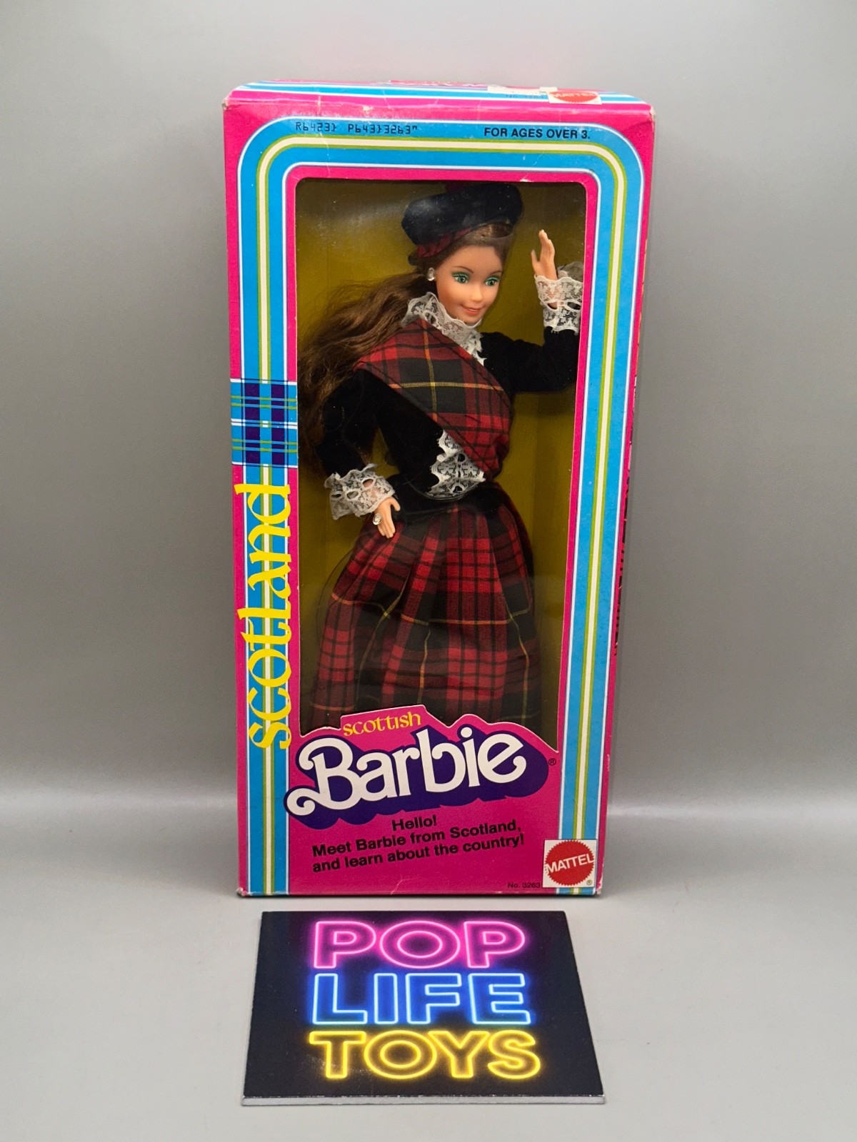 Vintage 1980 Mattel Dolls of the World “Scottish Barbie” #3263 *NRFB*