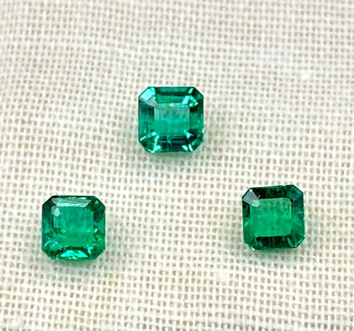 1.06 crt Natural Emerald Square 3 Piece Set Certified Loose Gemstone 1.06 crt Natural Emerald Square 3 Piece Set Certified Loose Gemstone