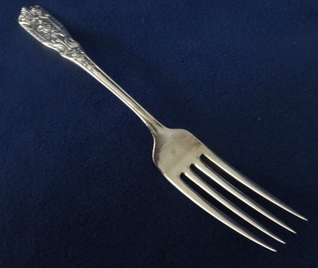 WESTMORLAND STERLING SILVER FORK , 925, 43 GRAMS -FLATWARE-7 INCHES. #4381. WESTMORLAND STERLING SILVER FORK , 925, 43 GRAMS -FLATWARE-7 INCHES. #4381.