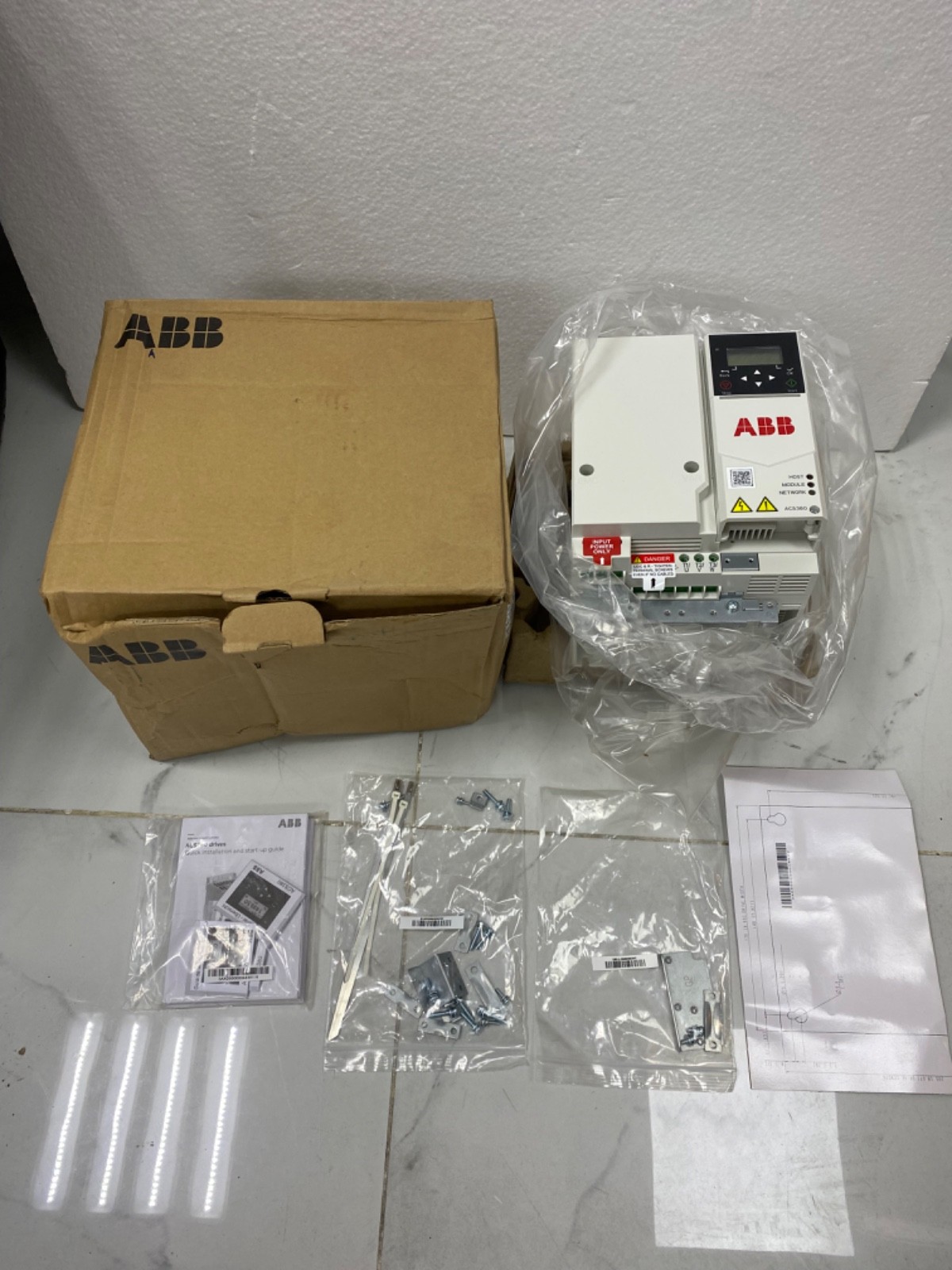 ABB ACS380-040N-25A0-2 MACHINERY DRIVE VFD