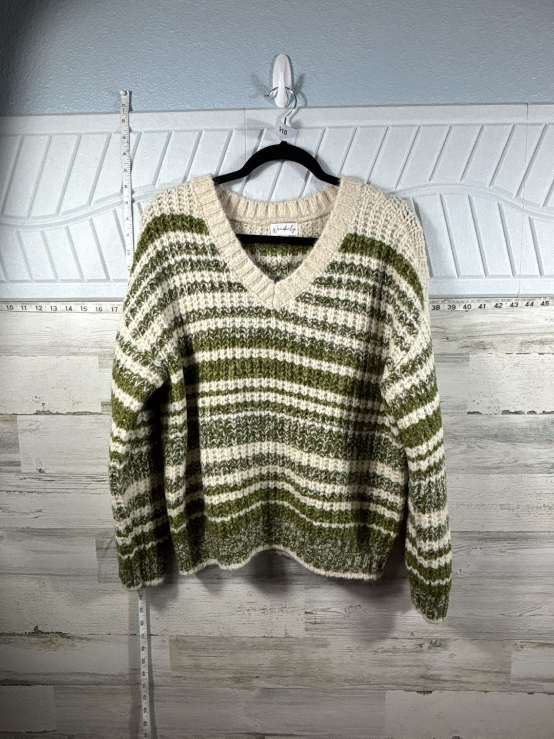 Wonderly Green and Beige Striped V-Neck Knit Pullover Sweater Size S Wonderly Green and Beige Striped V-Neck Knit Pullover Sweater Size S