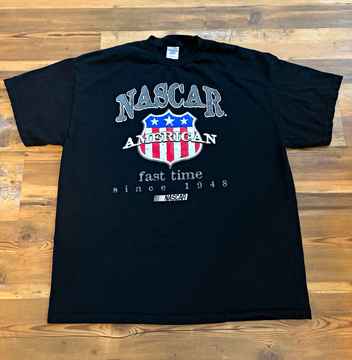 Vintage 2000’s NASCAR T-Shirt (Size XL) Vintage 2000’s NASCAR T-Shirt (Size XL)