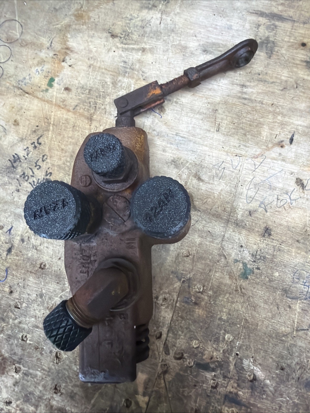 Case 1845 Auxiliary Hydraulic Control Valve AUX Valve Case 1845 Auxiliary Hydraulic Control Valve AUX Valve