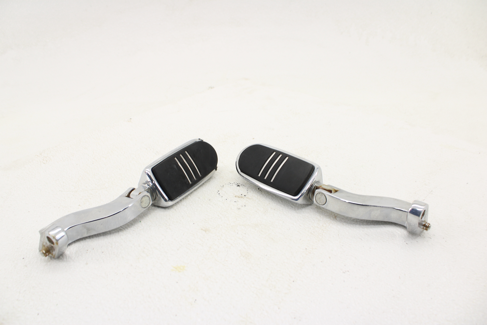 06-15 Harley Touring Electra Street Road Glide Left & Right Rear Footpeg Pair