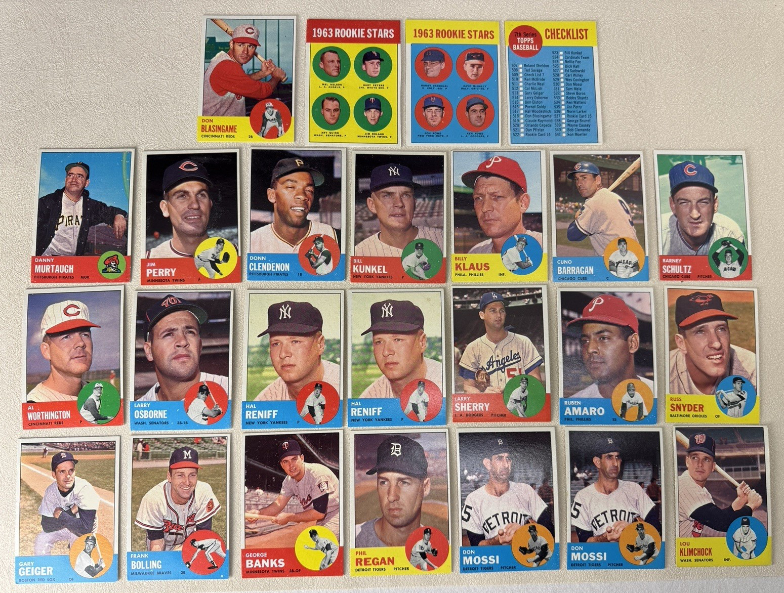 1963 Topps Vintage HIGH NUMBER Baseball Cards Lot of 25 Mostly High Grade Cards
