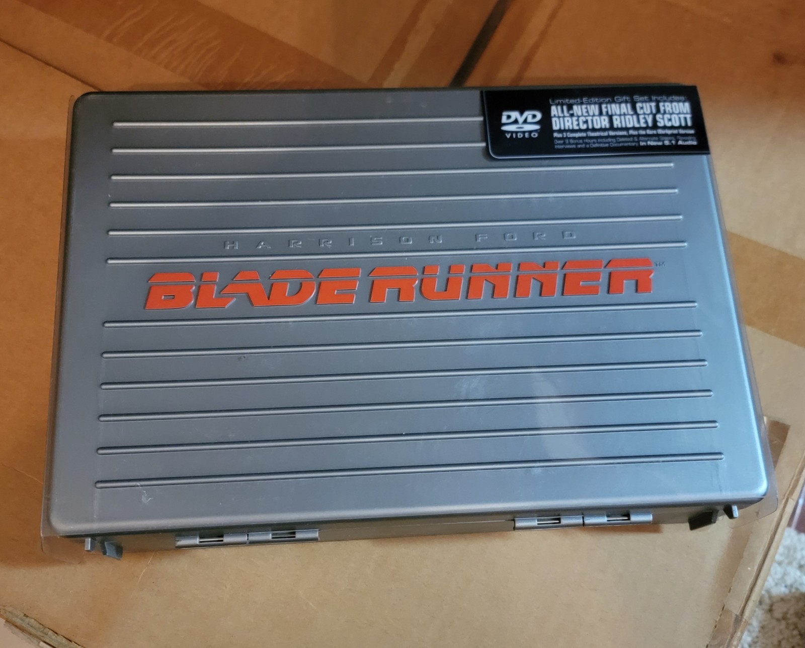 Blade Runner Collector\'s Ultimate Edition 5 DVD Gift Set Briefcase Mint Complete Blade Runner Collector\'s Ultimate Edition 5 DVD Gift Set Briefcase Mint Complete