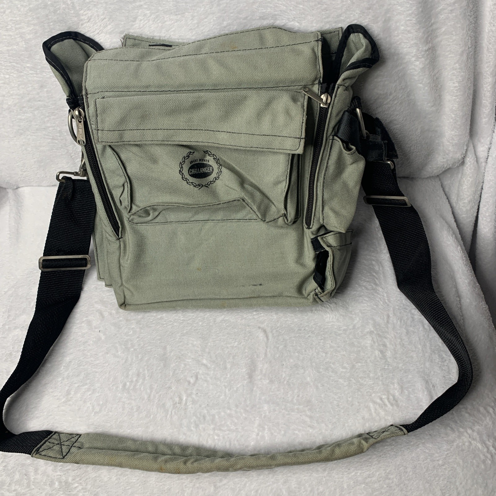 Vintage Challenger Award Winner Padded Camera Equipment Shoulder Gear Bag Case
