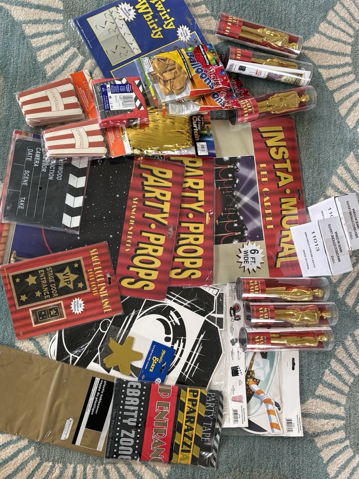 Hollywood Red Carpet Movie Night Party Decorations Lot NEW Strobes Awards