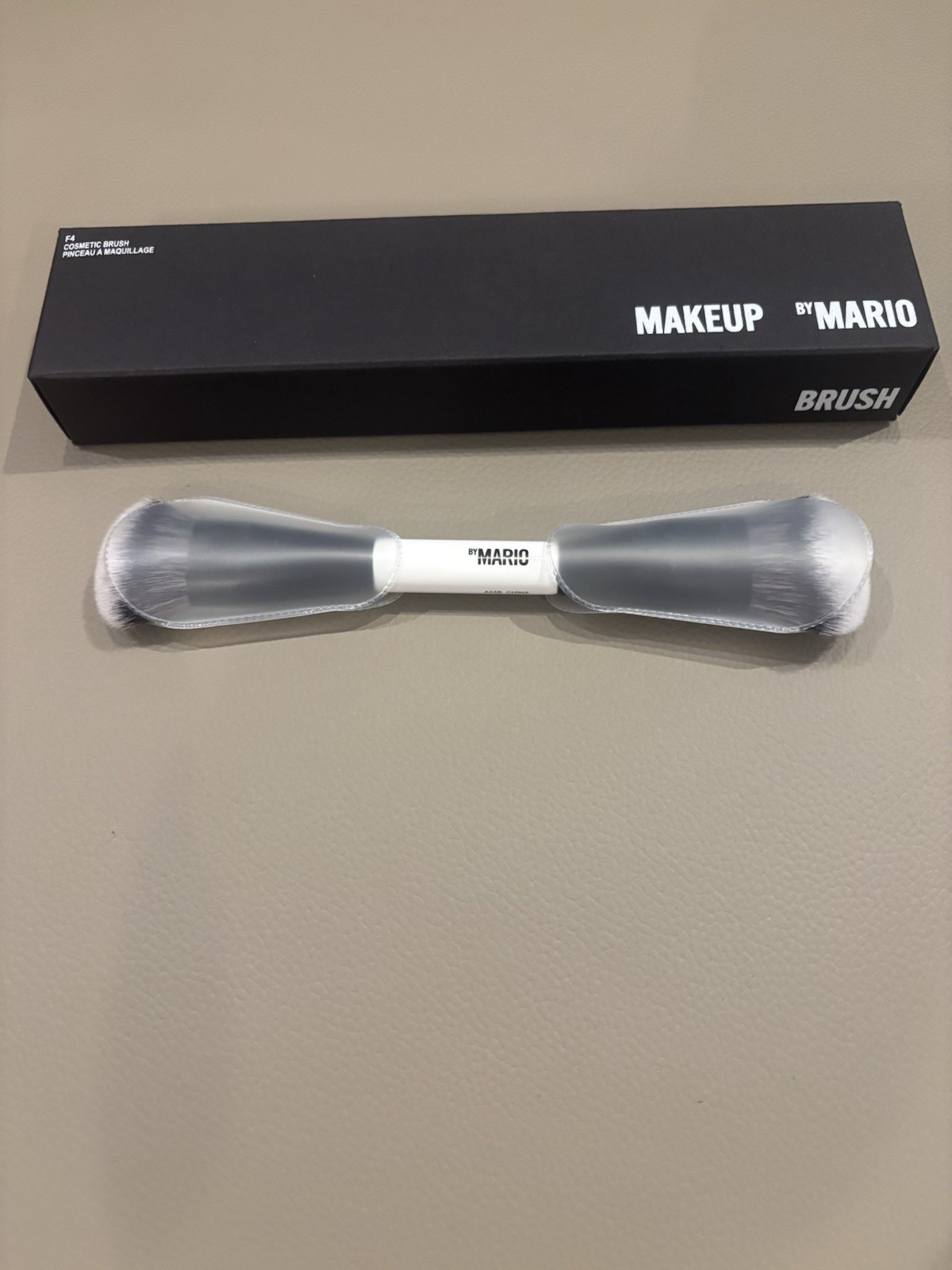 MAKEUP BY MARIO F4 Dual-Ended Foundation and Face Brush New in Box MAKEUP BY MARIO F4 Dual-Ended Foundation and Face Brush New in Box