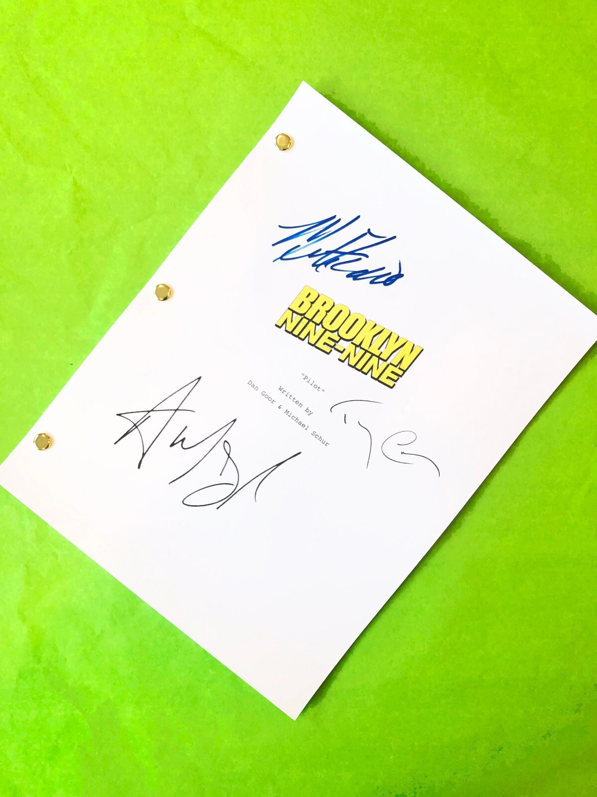 Brooklyn Nine-Nine Tv Show Script 42 Pages Andy Samberg, Terry Crews Autpgraphs