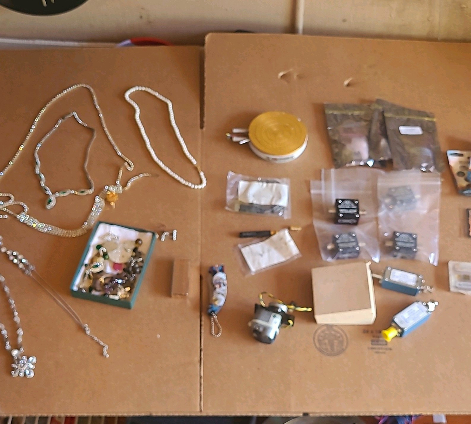 Junk Draw Lot/ Mixed Costume Jewelry/ 14kt Gold Clasp Pearl Necklace/Misc Tech Junk Draw Lot/ Mixed Costume Jewelry/ 14kt Gold Clasp Pearl Necklace/Misc Tech