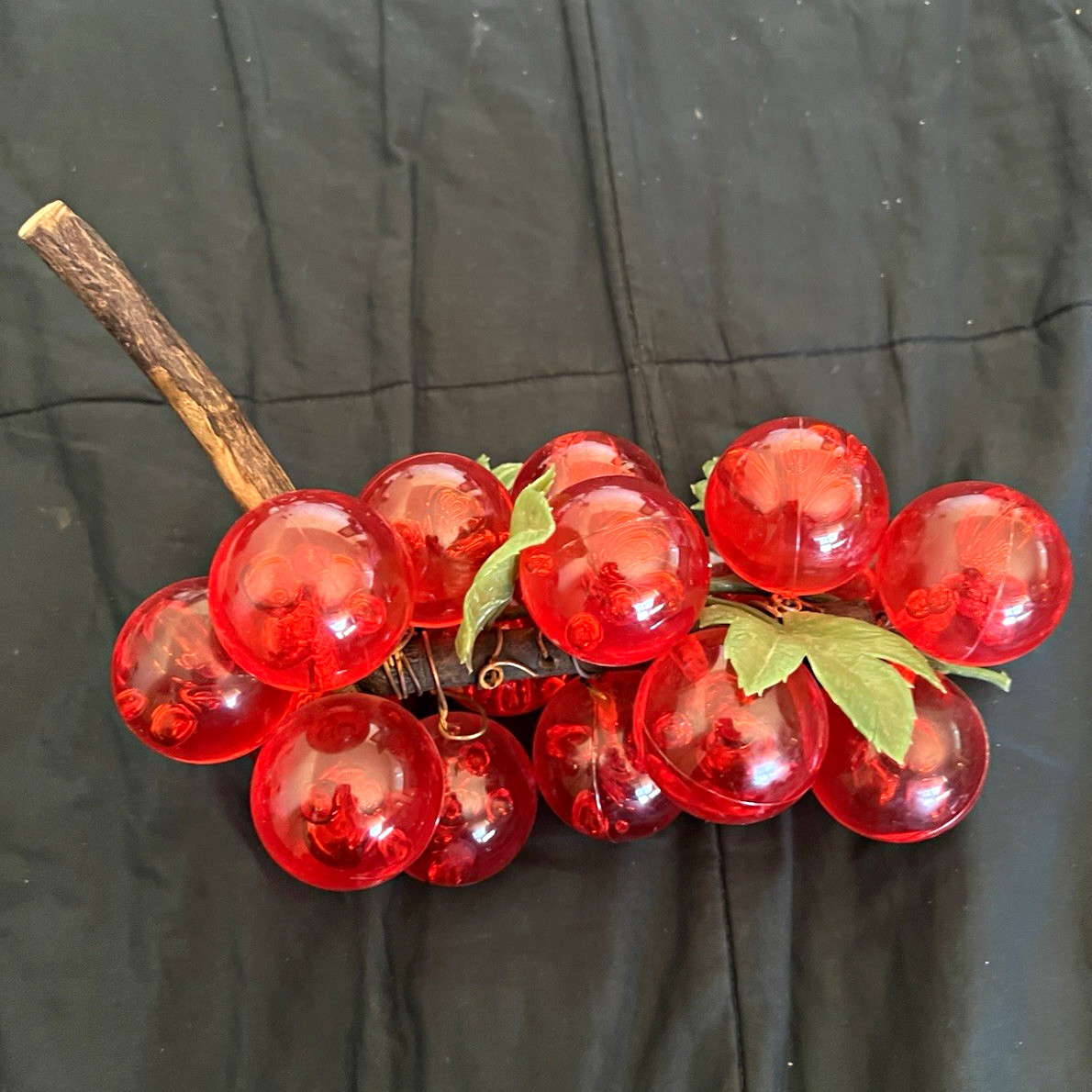 VINTAGE MCM Red Lucite Grapes Cluster 9” - Stunning Retro Driftwood Decor - VINTAGE MCM Red Lucite Grapes Cluster 9” - Stunning Retro Driftwood Decor -