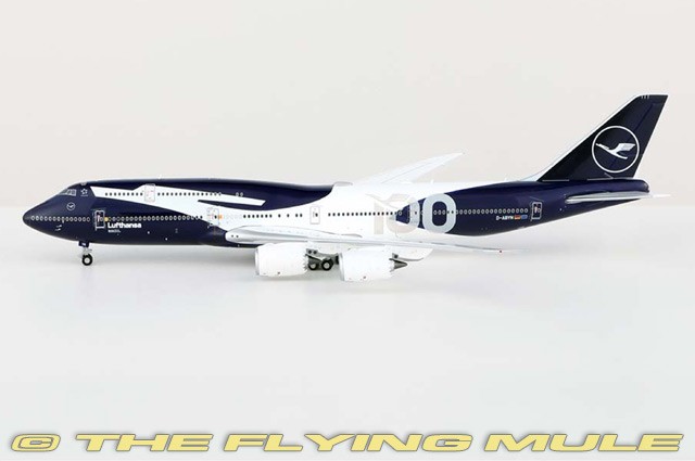 HX Models 1:400 747-8I Lufthansa D-ABYN