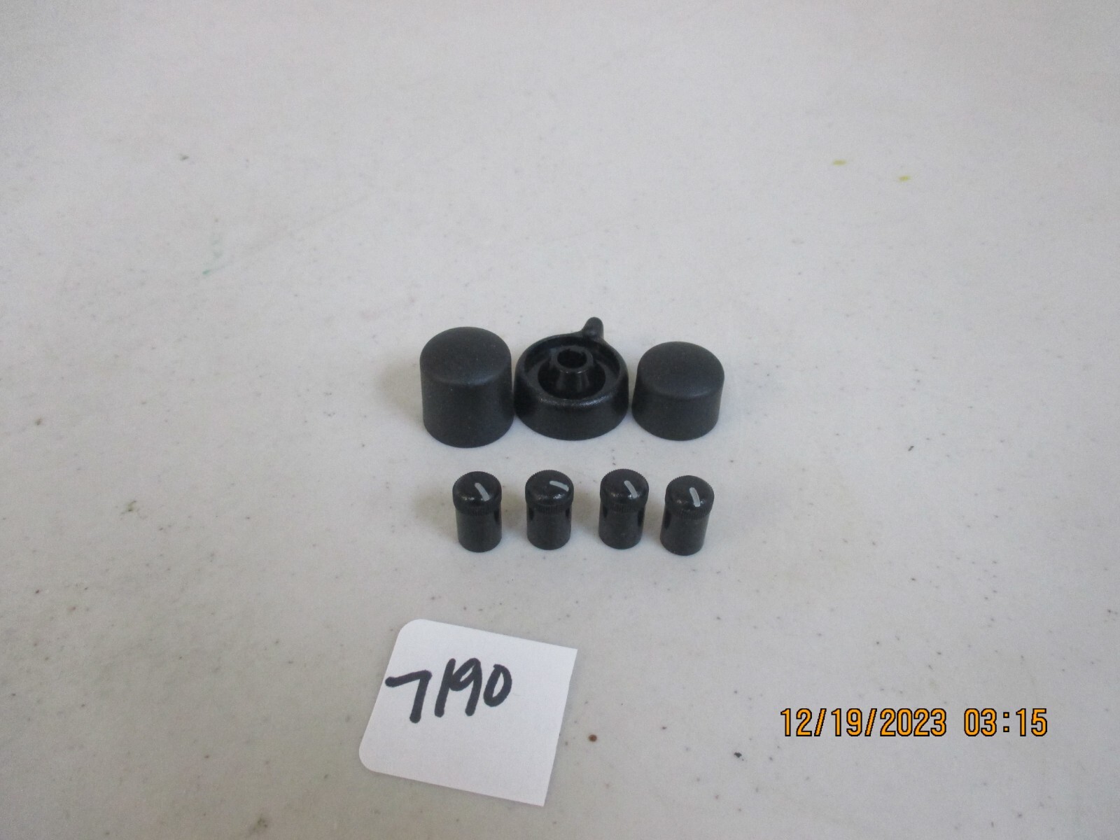 1995-2005 Chevy Silverado Tahoe Yukon Radio Knobs Kit